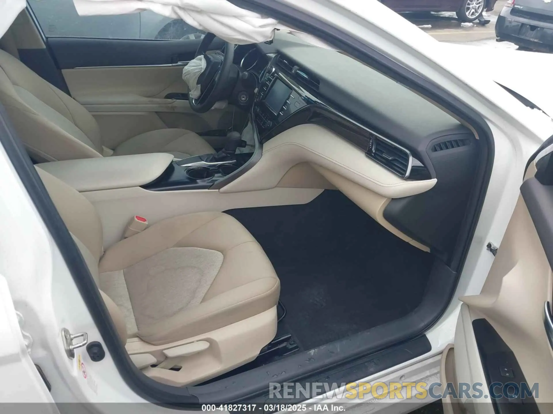 5 Photograph of a damaged car 4T1B11HK5KU204141 TOYOTA CAMRY 2019