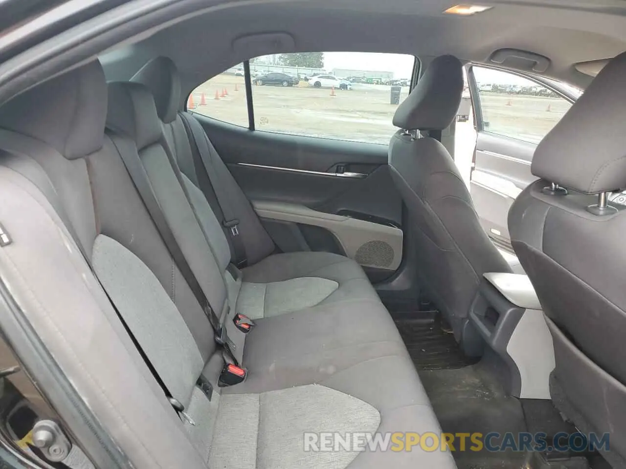 10 Photograph of a damaged car 4T1B11HK5KU204897 TOYOTA CAMRY 2019