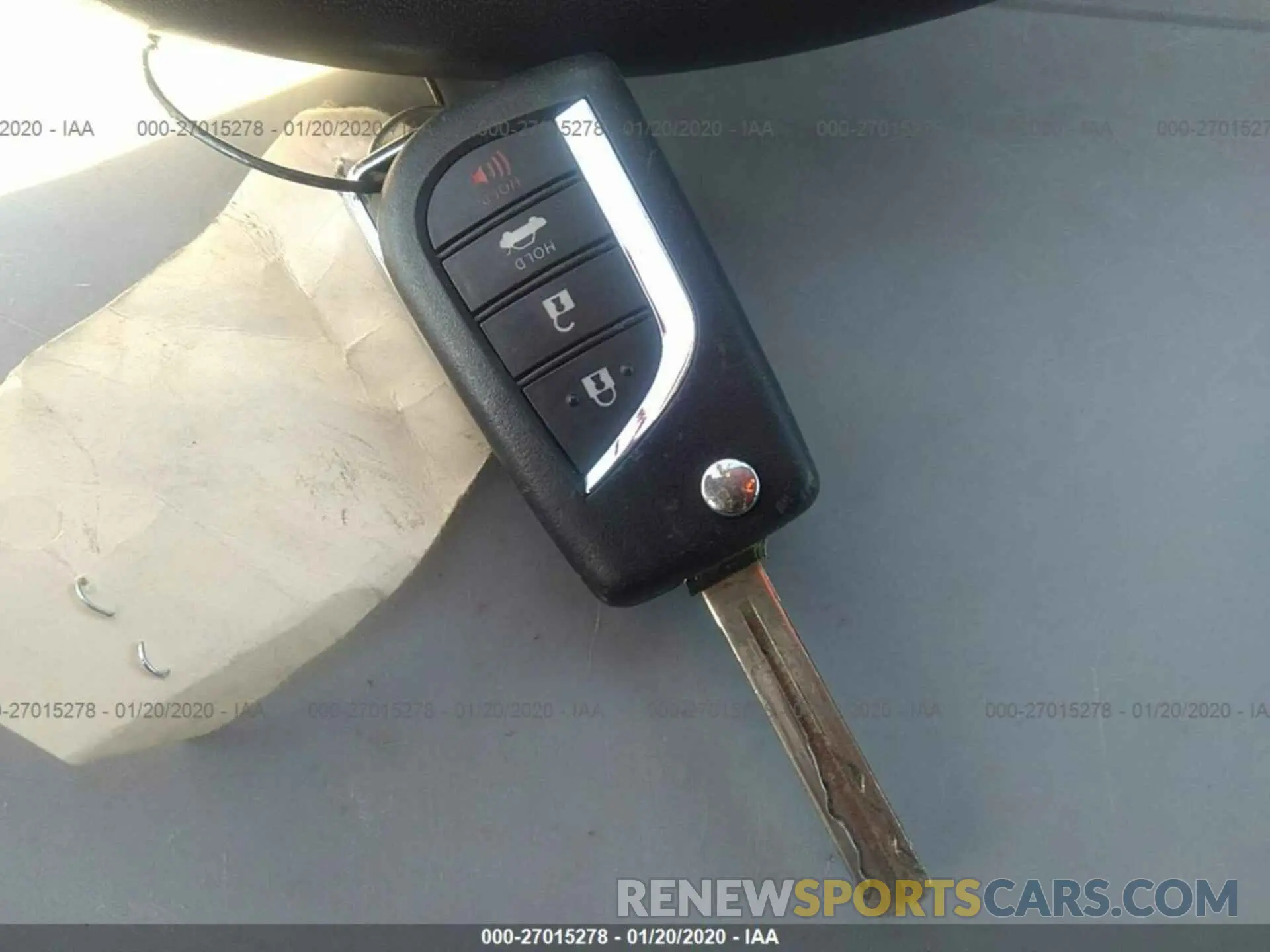 11 Photograph of a damaged car 4T1B11HK5KU204902 TOYOTA CAMRY 2019