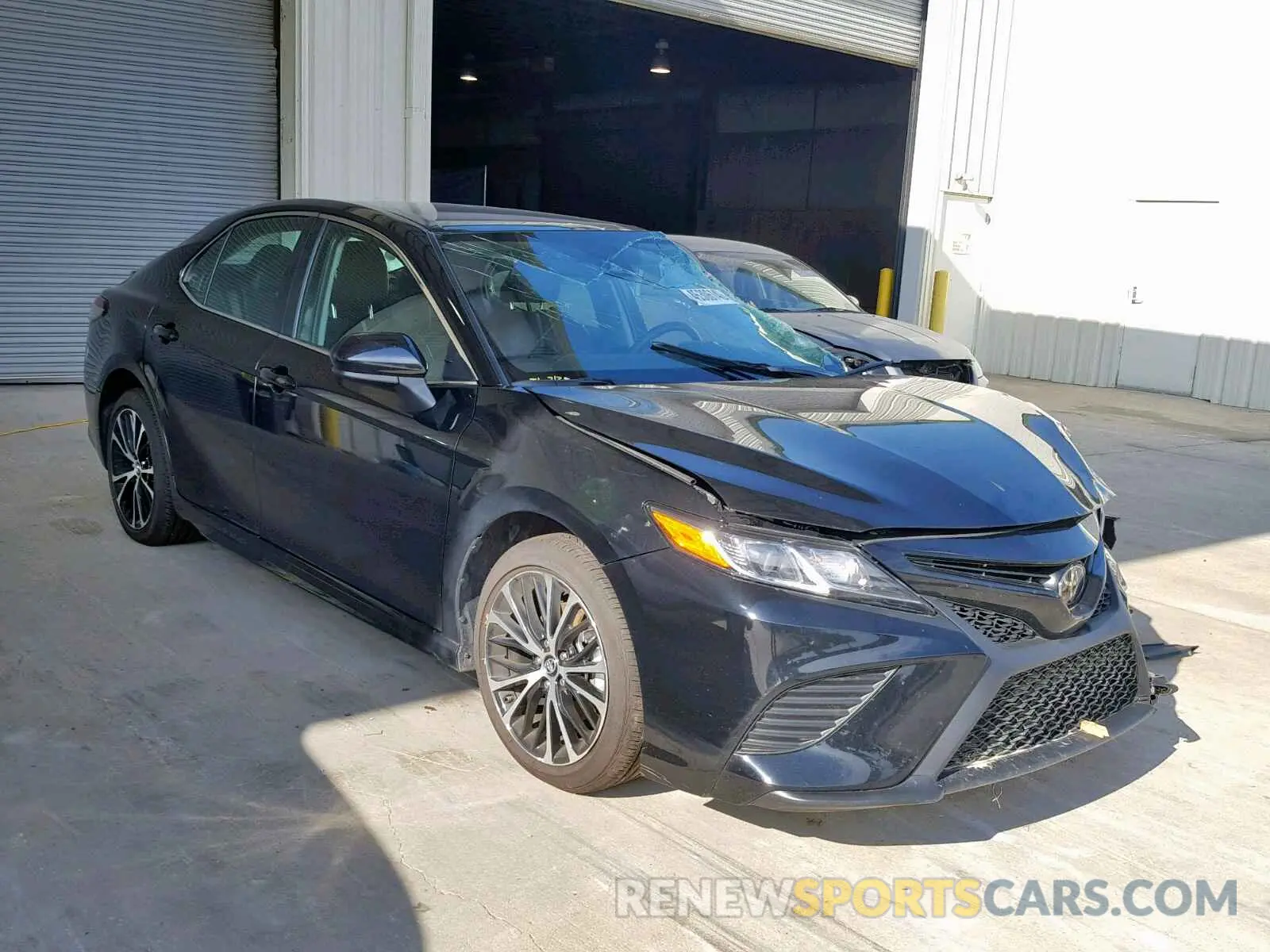 1 Photograph of a damaged car 4T1B11HK5KU205127 TOYOTA CAMRY 2019