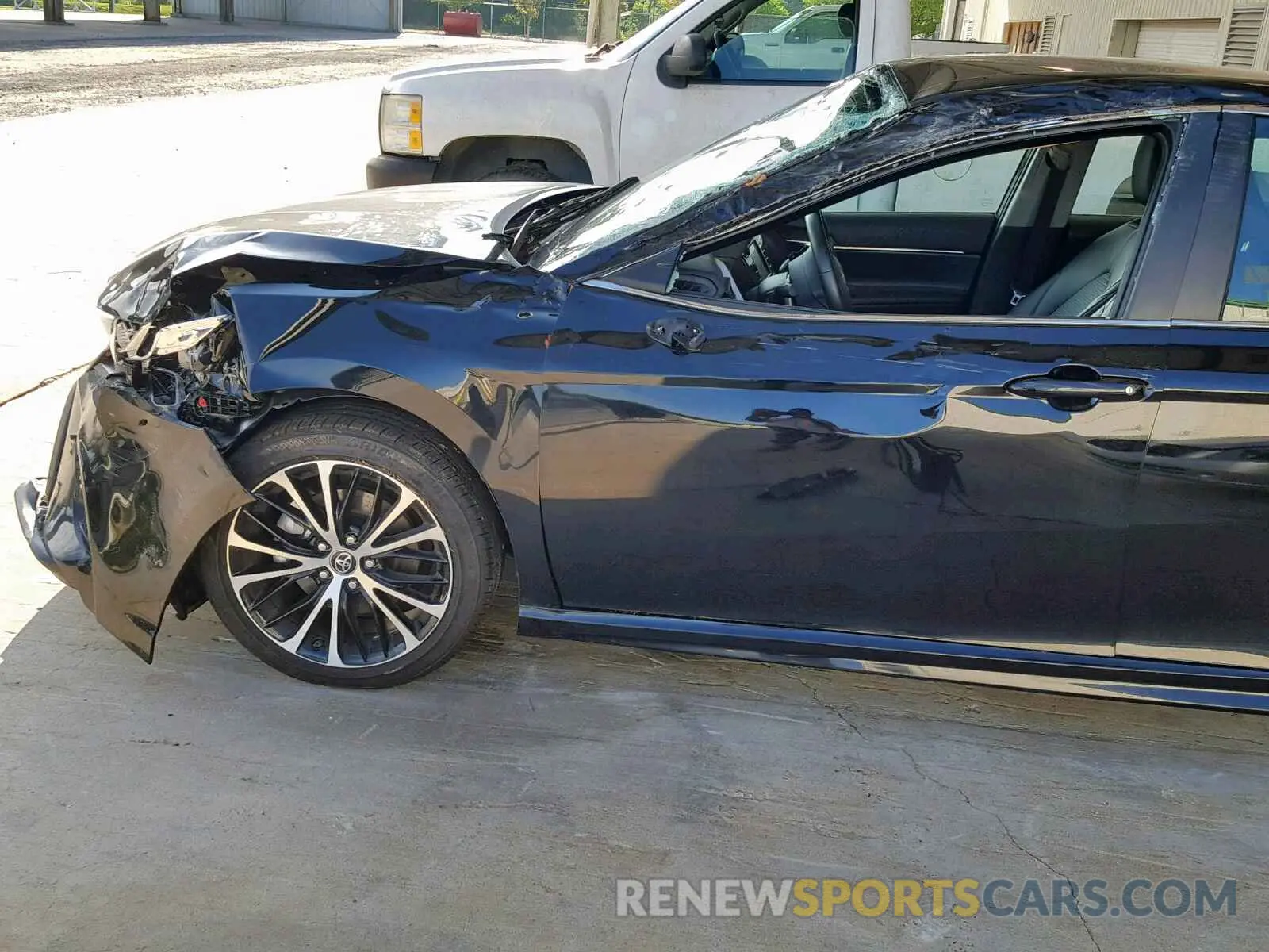 10 Photograph of a damaged car 4T1B11HK5KU205127 TOYOTA CAMRY 2019