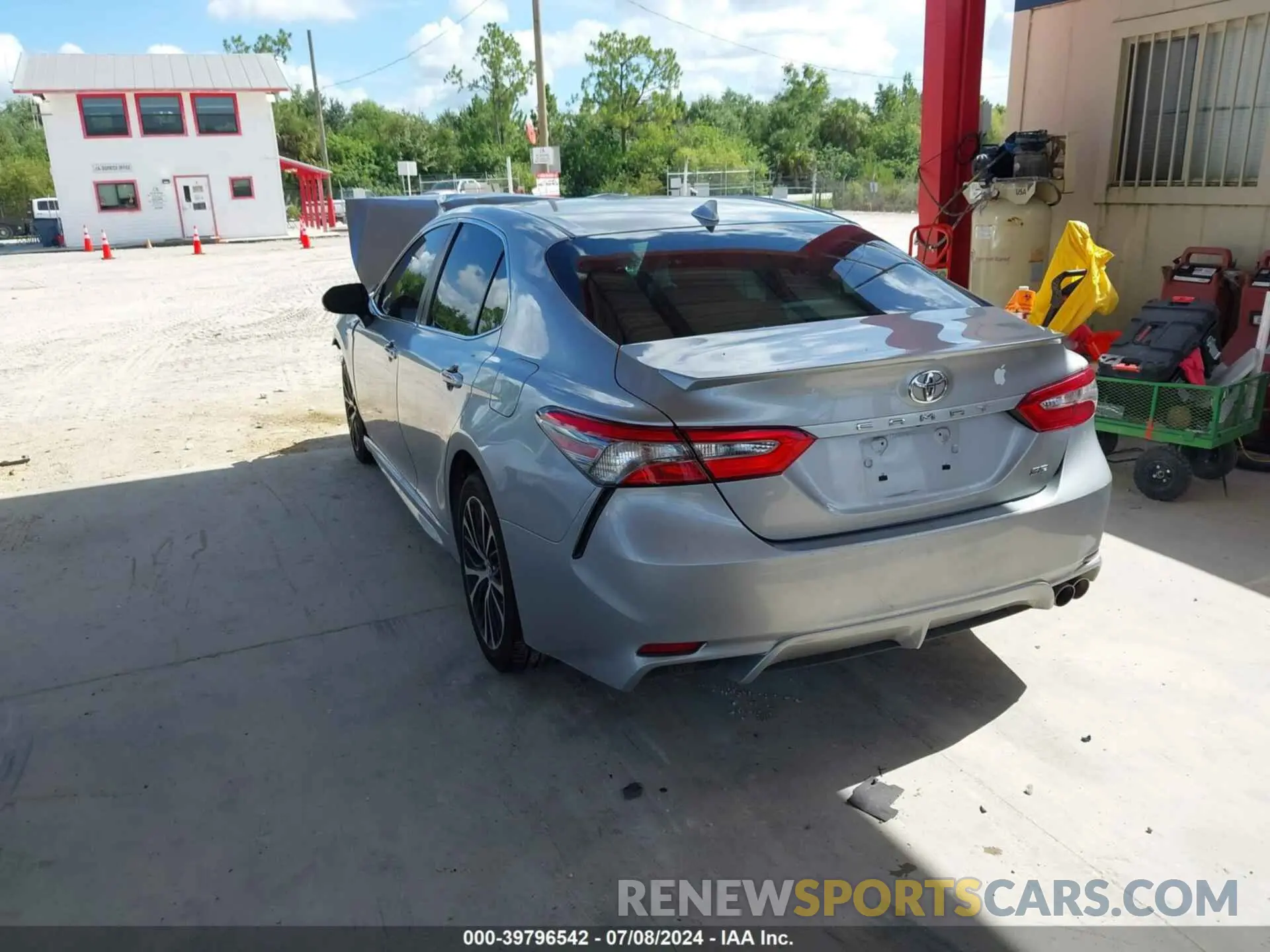3 Фотография поврежденного автомобиля 4T1B11HK5KU214345 TOYOTA CAMRY 2019