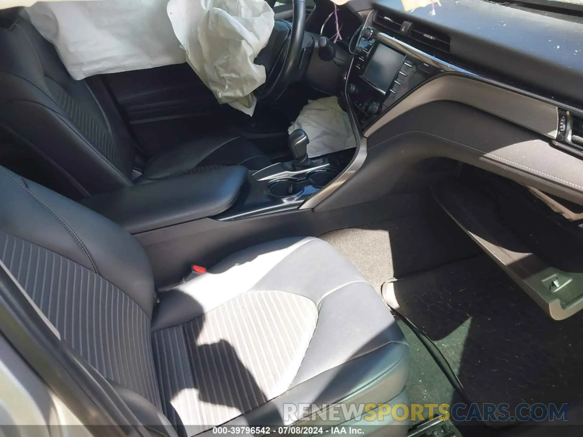 5 Фотография поврежденного автомобиля 4T1B11HK5KU214345 TOYOTA CAMRY 2019