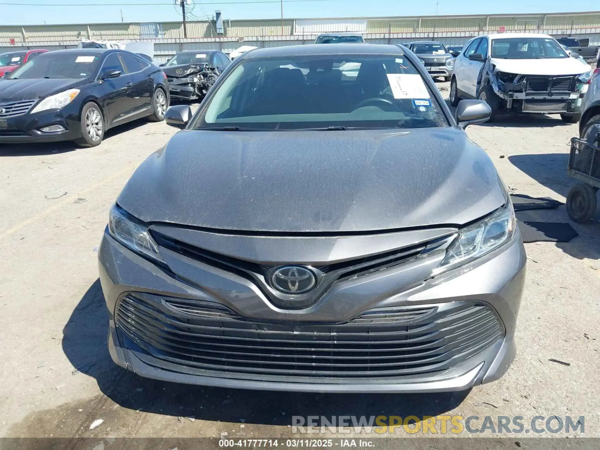 12 Фотография поврежденного автомобиля 4T1B11HK5KU219061 TOYOTA CAMRY 2019