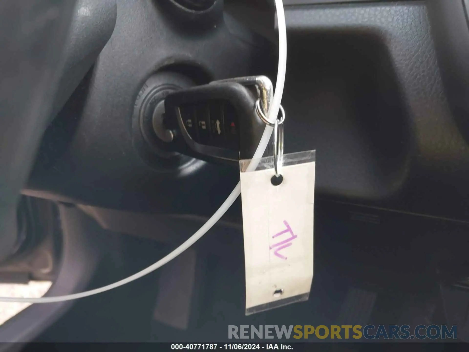 11 Фотография поврежденного автомобиля 4T1B11HK5KU223126 TOYOTA CAMRY 2019