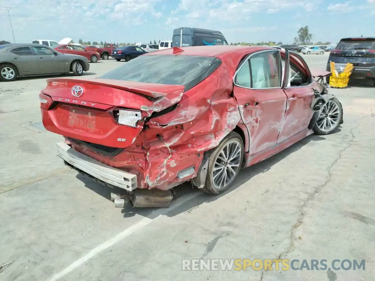 4 Photograph of a damaged car 4T1B11HK5KU228195 TOYOTA CAMRY 2019