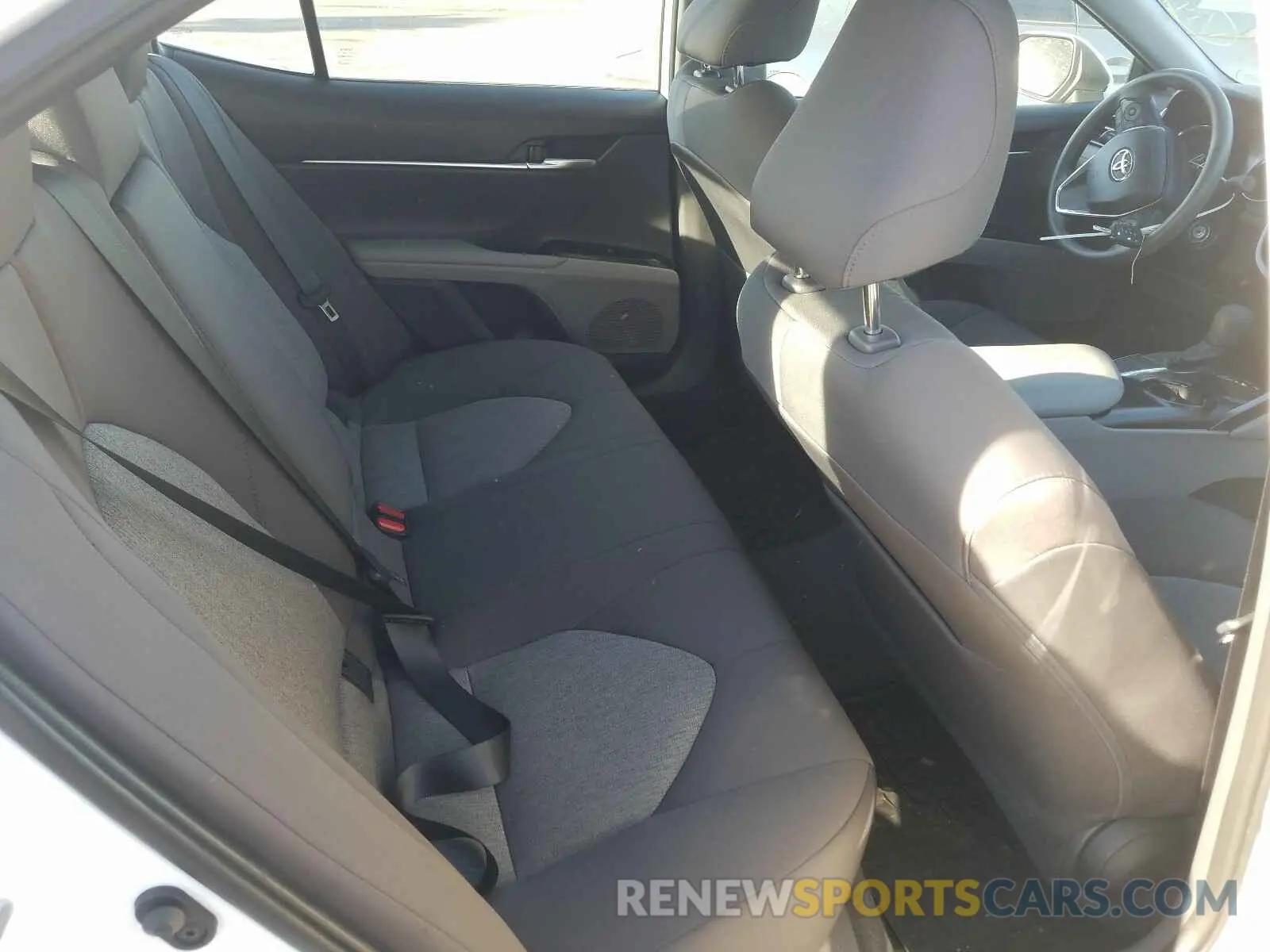 6 Photograph of a damaged car 4T1B11HK5KU229539 TOYOTA CAMRY 2019