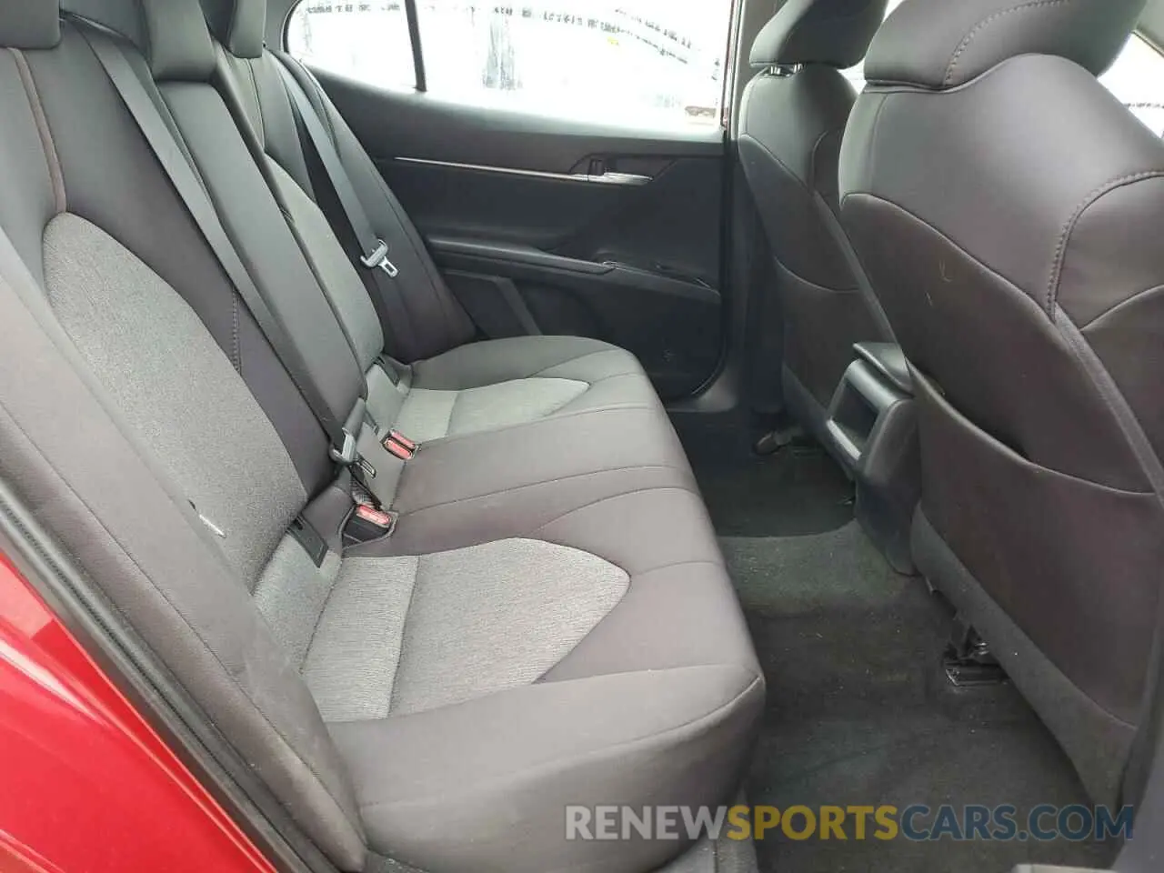 10 Photograph of a damaged car 4T1B11HK5KU235681 TOYOTA CAMRY 2019