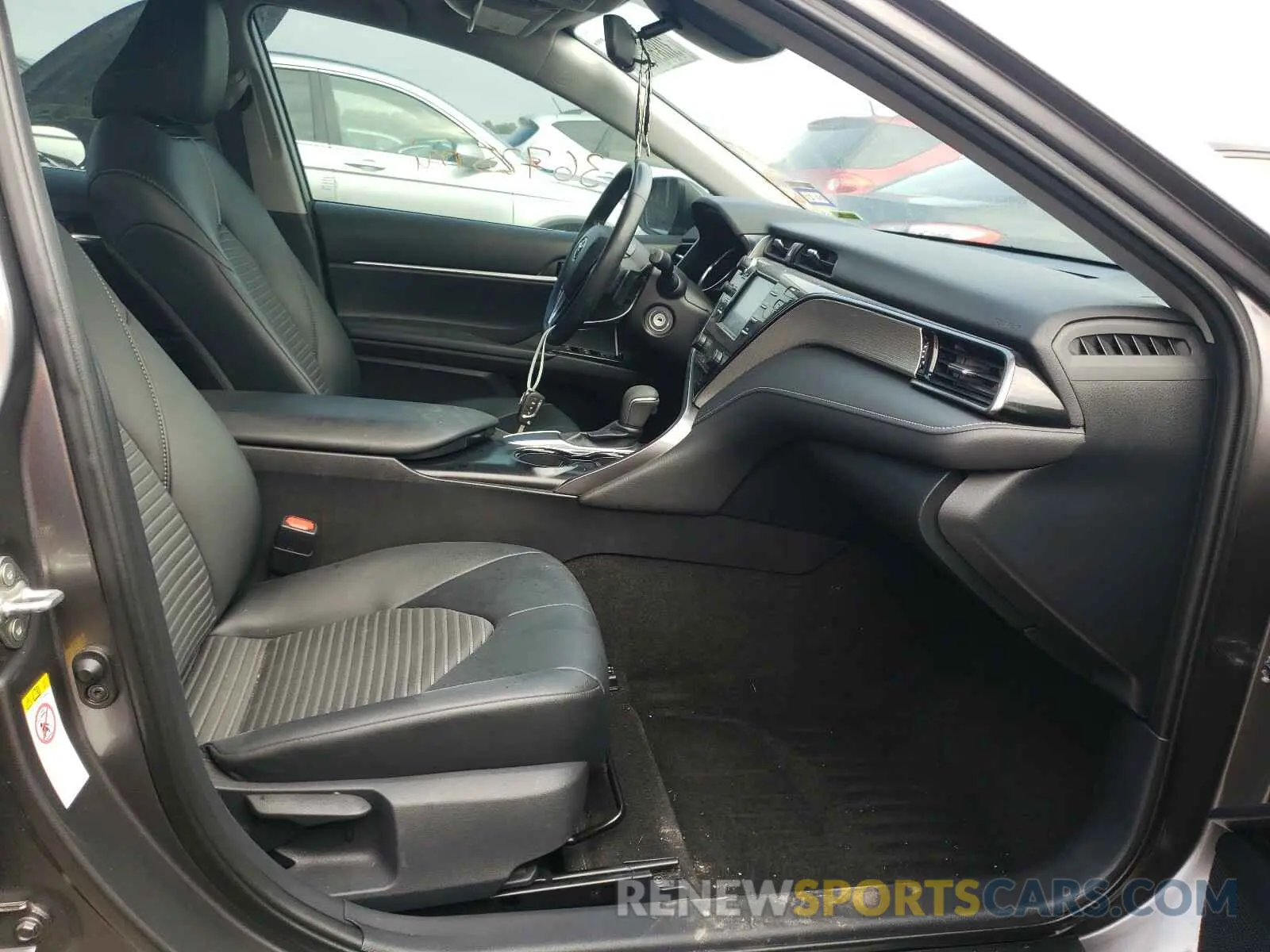 5 Photograph of a damaged car 4T1B11HK5KU237561 TOYOTA CAMRY 2019