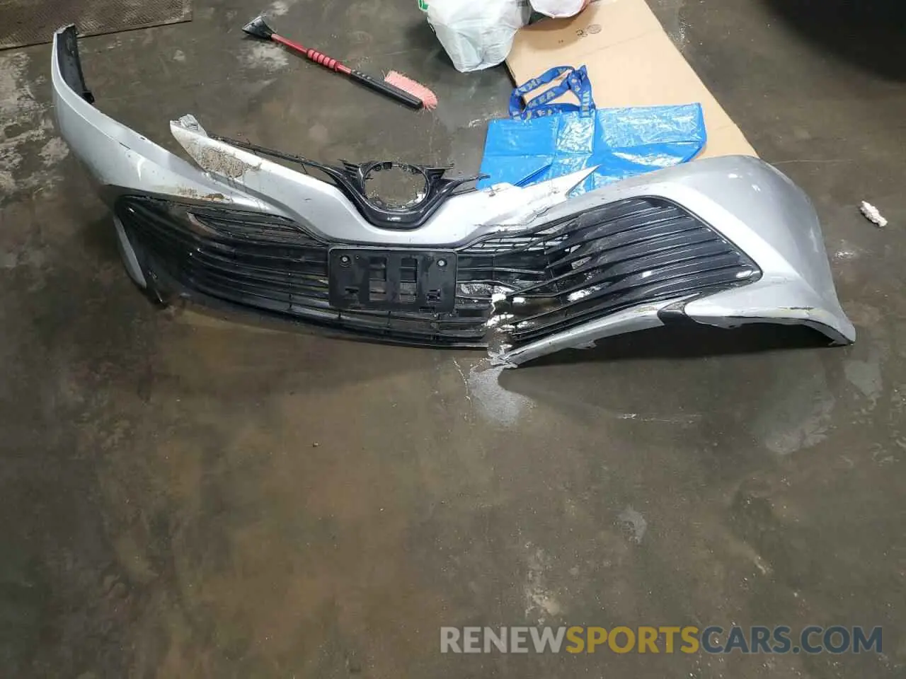 12 Photograph of a damaged car 4T1B11HK5KU247393 TOYOTA CAMRY 2019