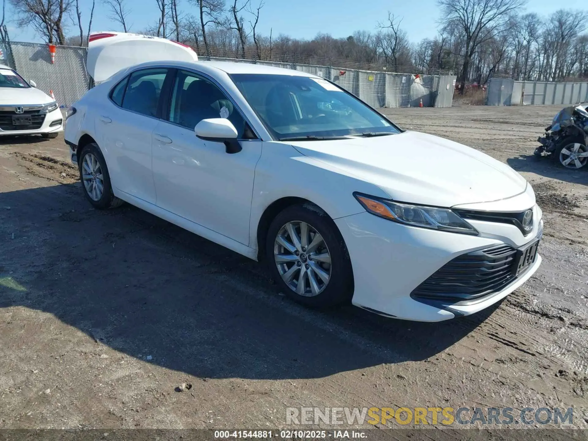 1 Photograph of a damaged car 4T1B11HK5KU253940 TOYOTA CAMRY 2019