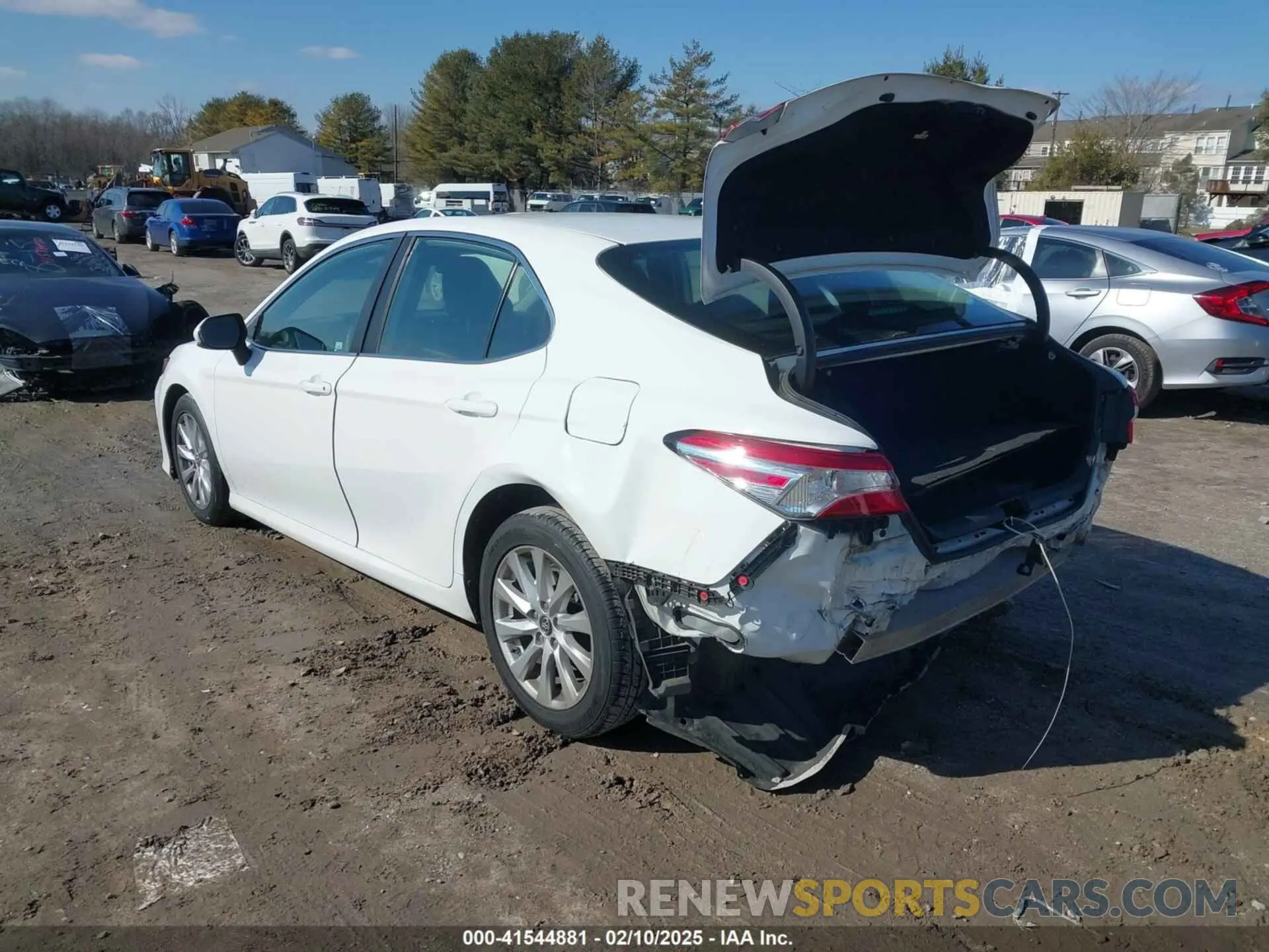 3 Photograph of a damaged car 4T1B11HK5KU253940 TOYOTA CAMRY 2019