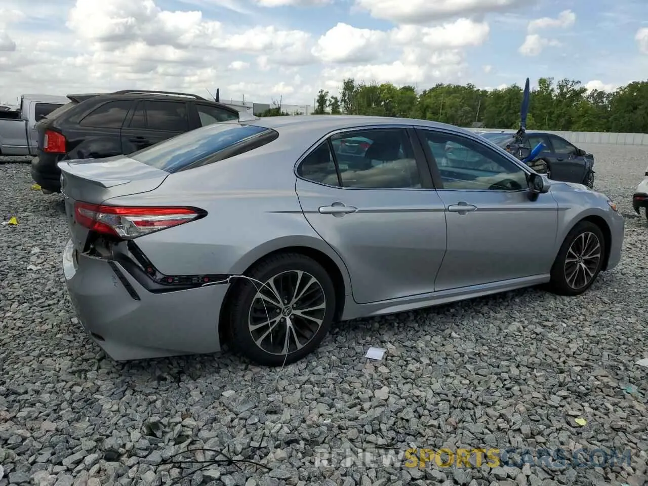 3 Фотография поврежденного автомобиля 4T1B11HK5KU255557 TOYOTA CAMRY 2019