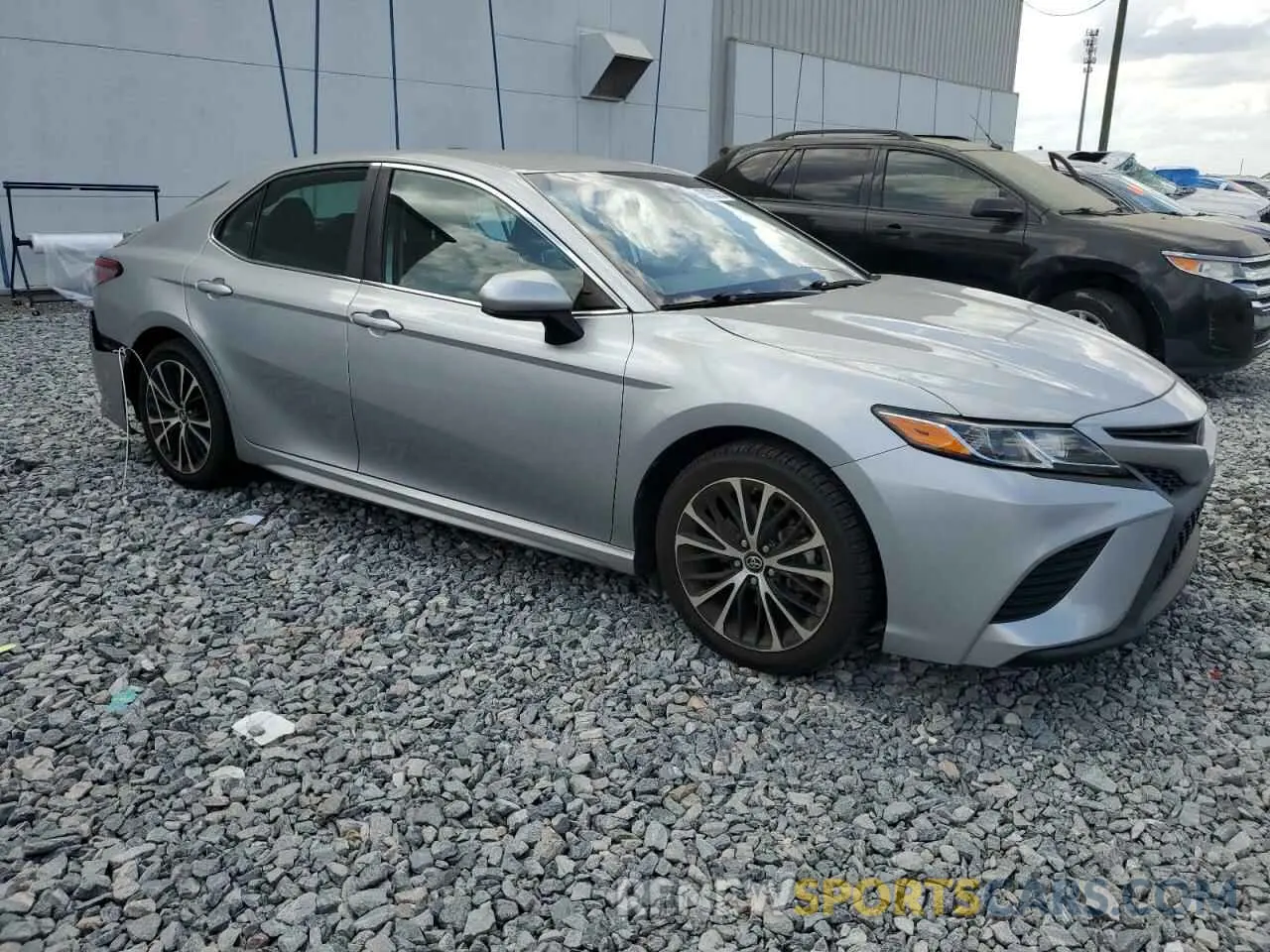 4 Фотография поврежденного автомобиля 4T1B11HK5KU255557 TOYOTA CAMRY 2019