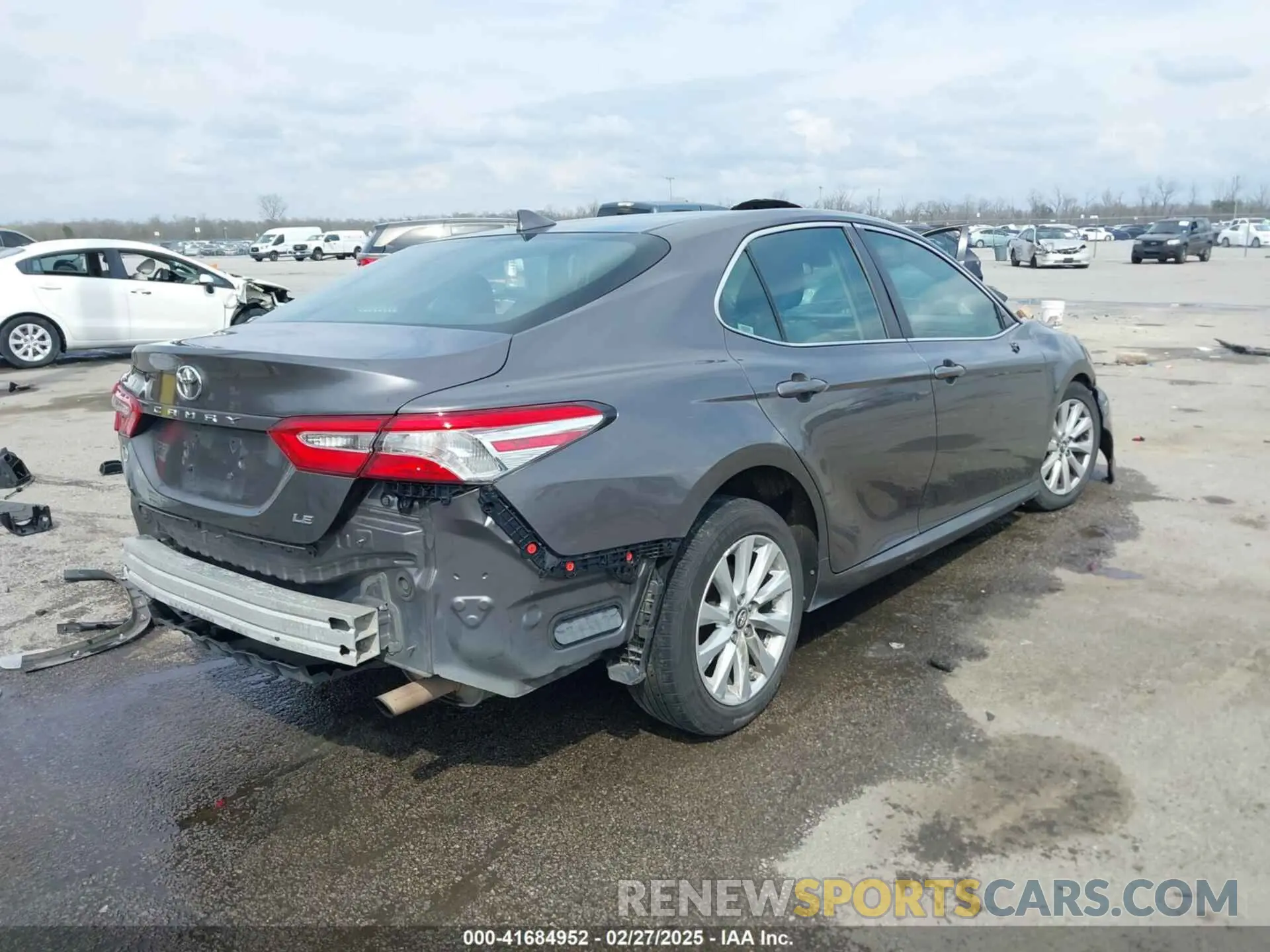 4 Photograph of a damaged car 4T1B11HK5KU256773 TOYOTA CAMRY 2019