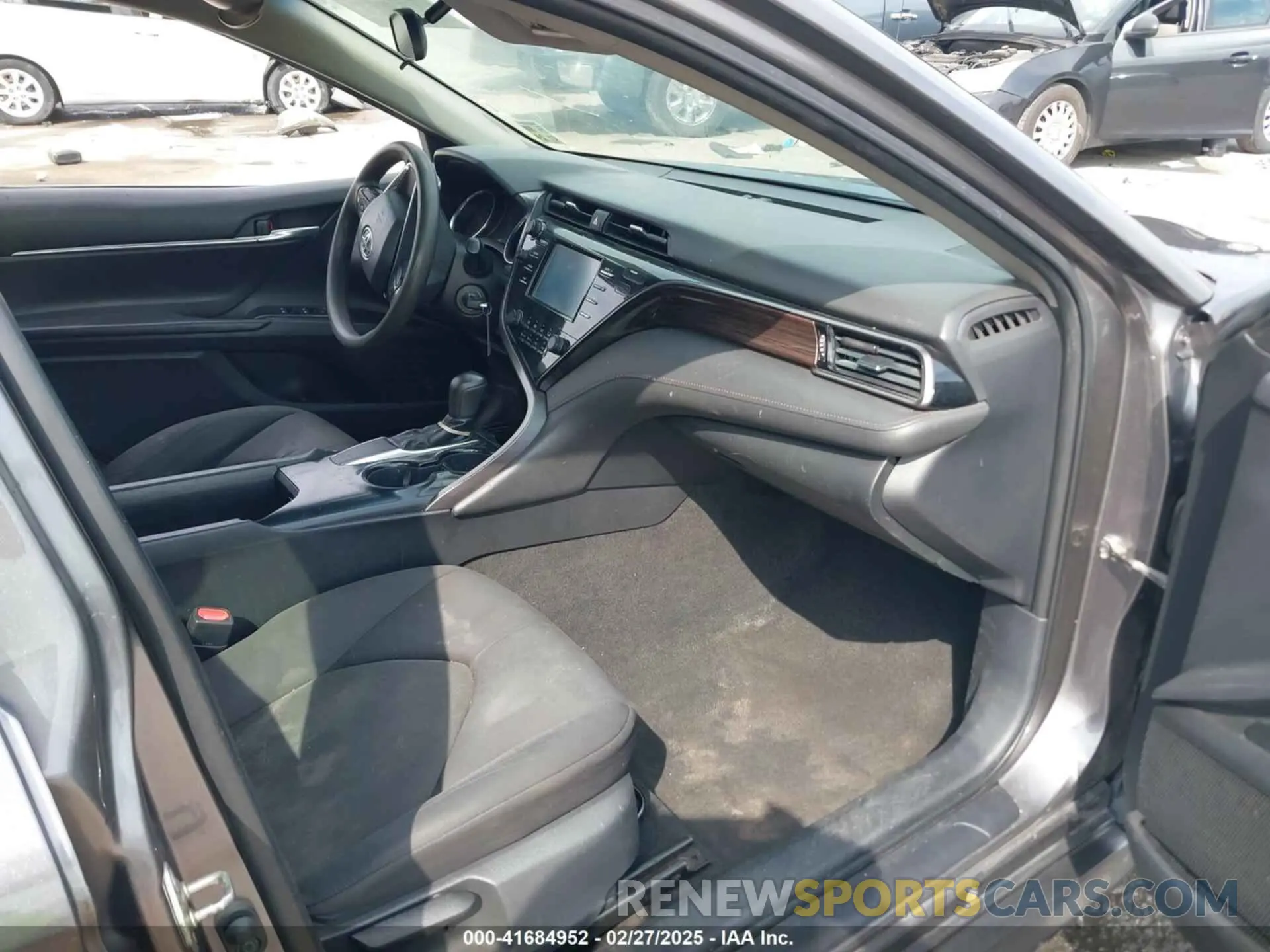 5 Photograph of a damaged car 4T1B11HK5KU256773 TOYOTA CAMRY 2019