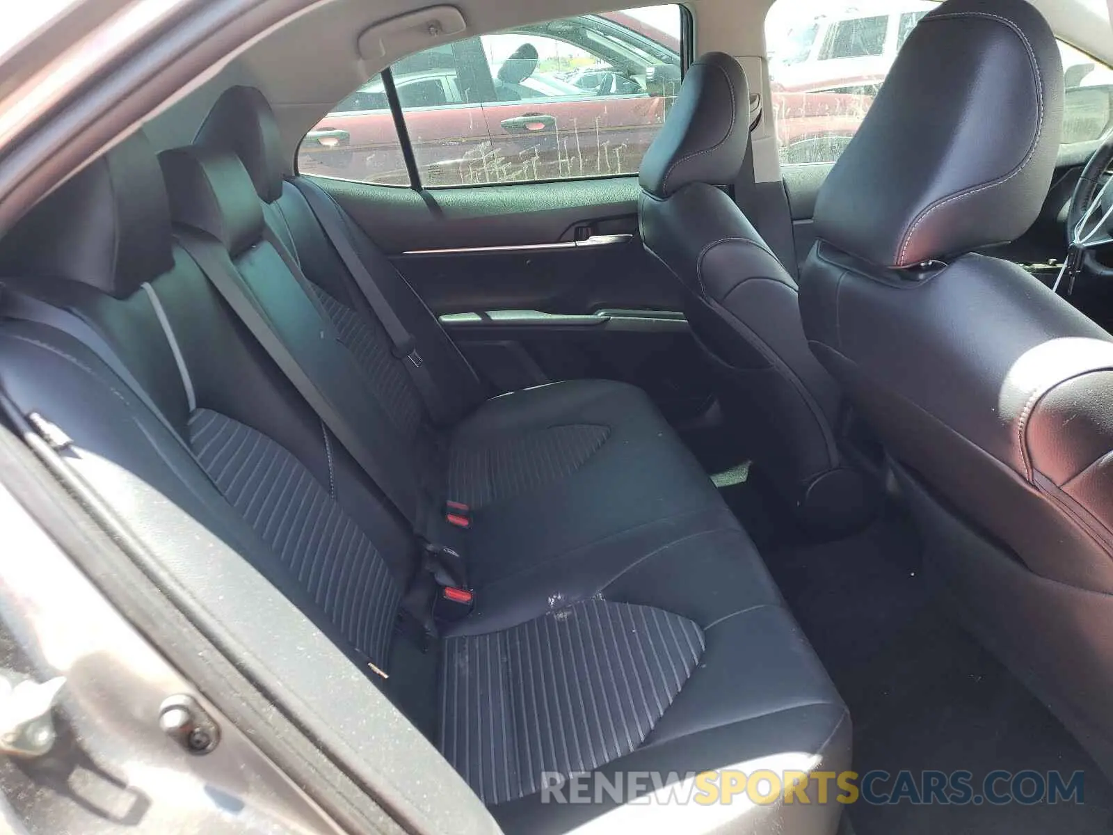 6 Photograph of a damaged car 4T1B11HK5KU257177 TOYOTA CAMRY 2019