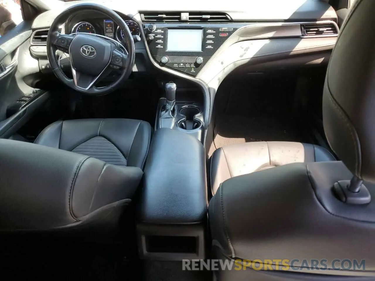 8 Photograph of a damaged car 4T1B11HK5KU257695 TOYOTA CAMRY 2019