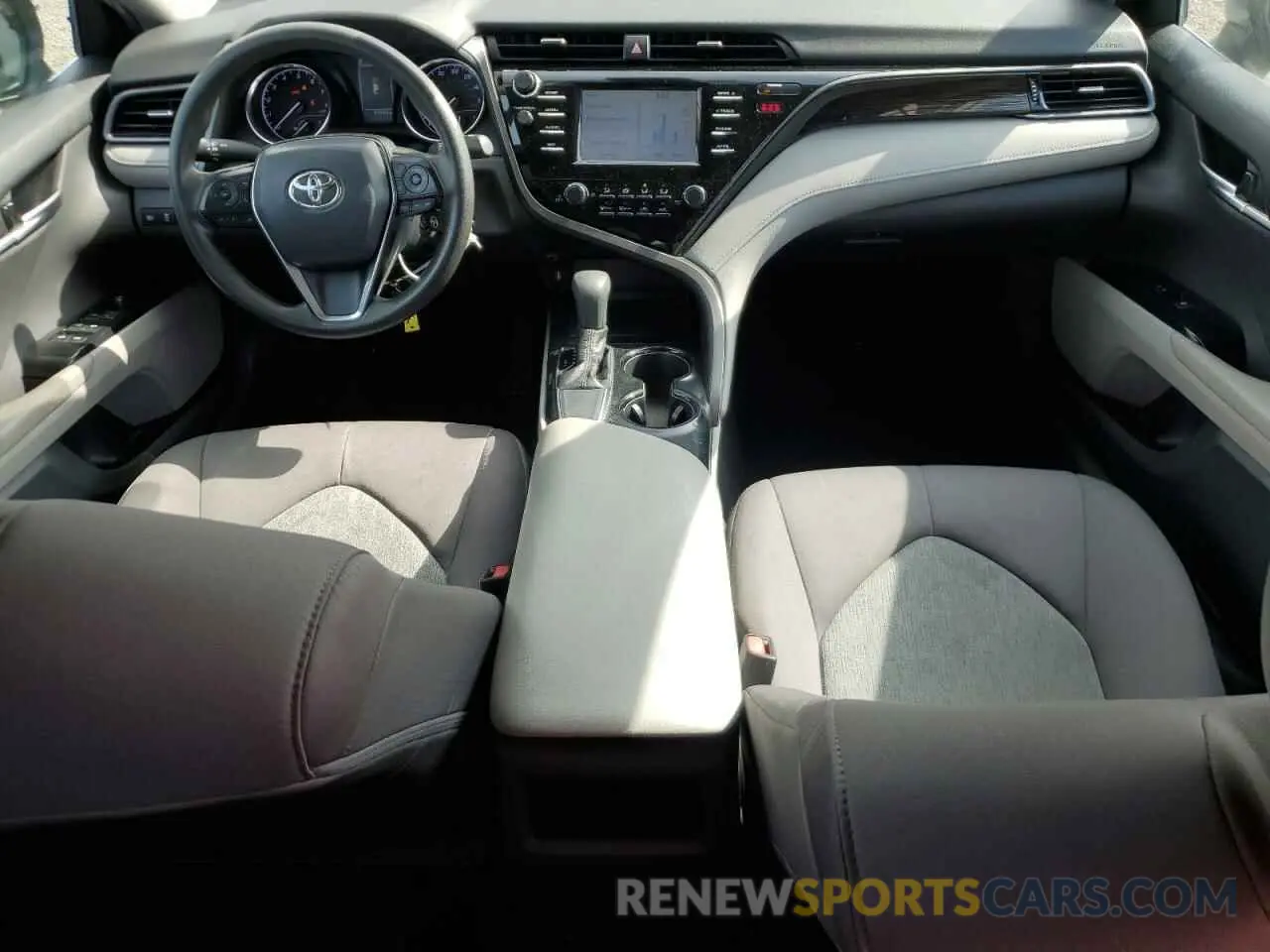 8 Фотография поврежденного автомобиля 4T1B11HK5KU267014 TOYOTA CAMRY 2019