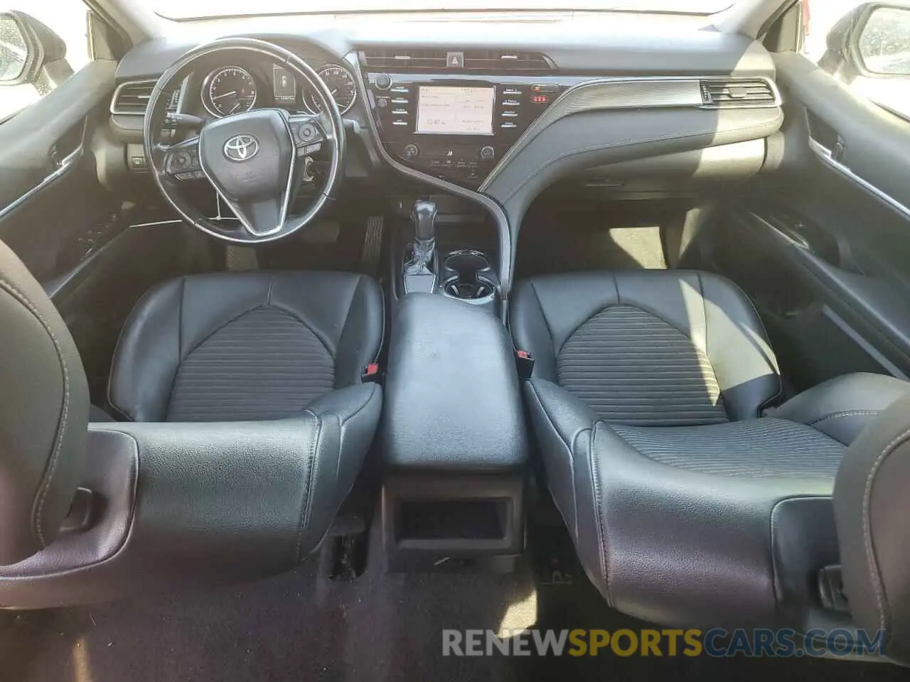 8 Photograph of a damaged car 4T1B11HK5KU269071 TOYOTA CAMRY 2019