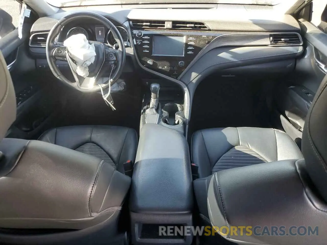 8 Photograph of a damaged car 4T1B11HK5KU273654 TOYOTA CAMRY 2019