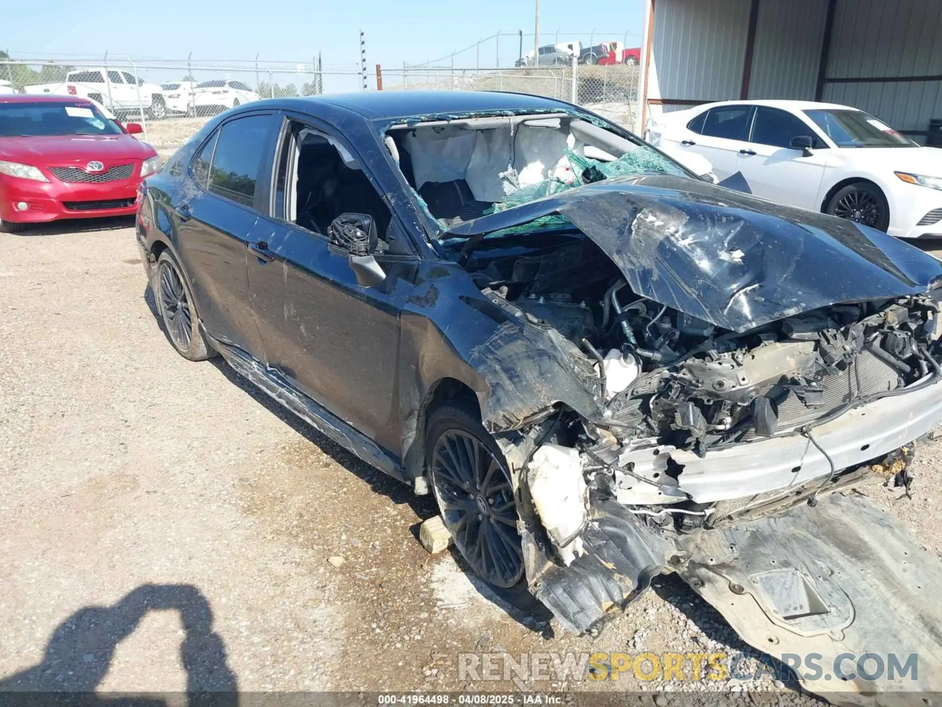 18 Фотография поврежденного автомобиля 4T1B11HK5KU286095 TOYOTA CAMRY 2019