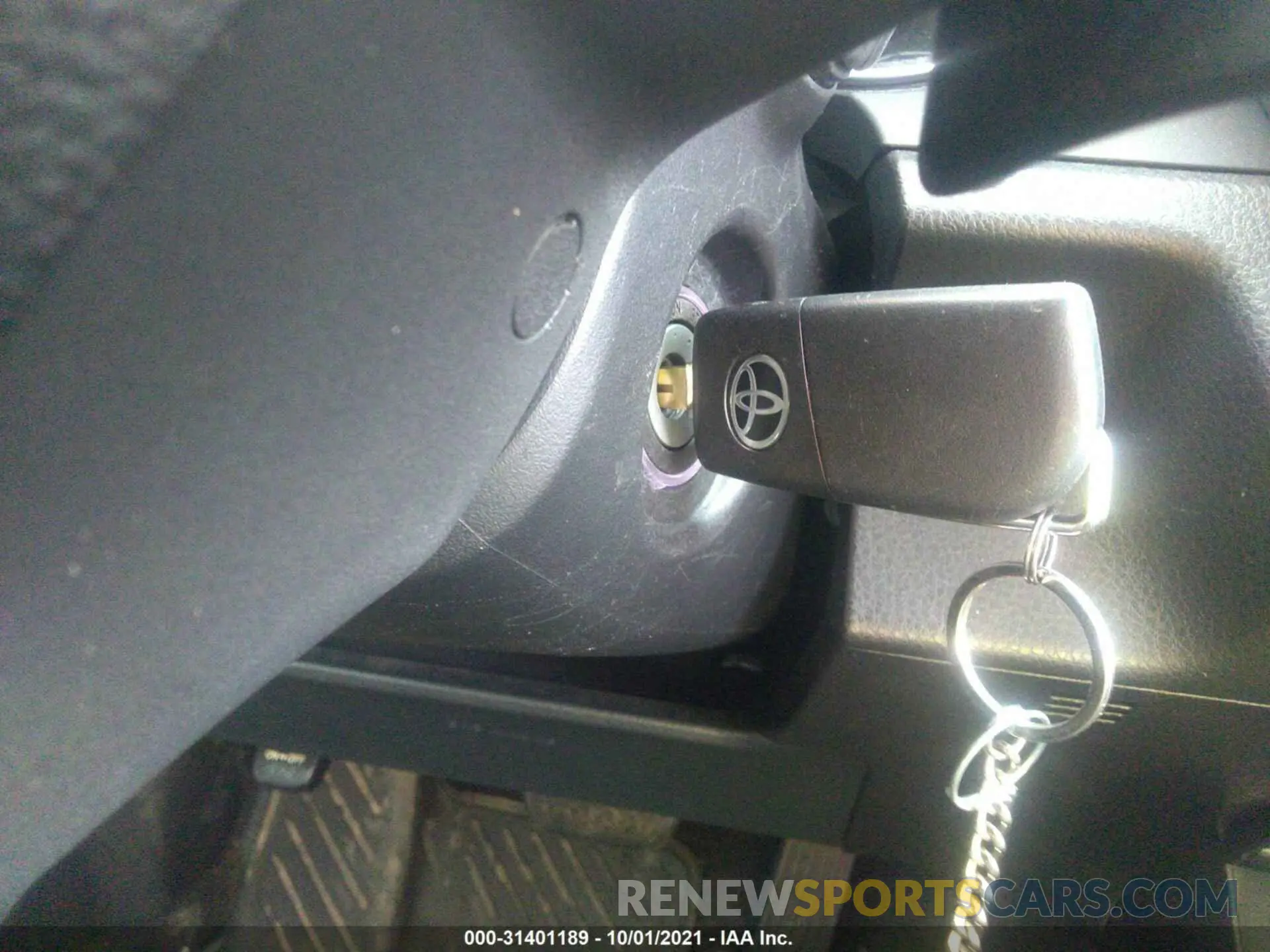 11 Photograph of a damaged car 4T1B11HK5KU289529 TOYOTA CAMRY 2019