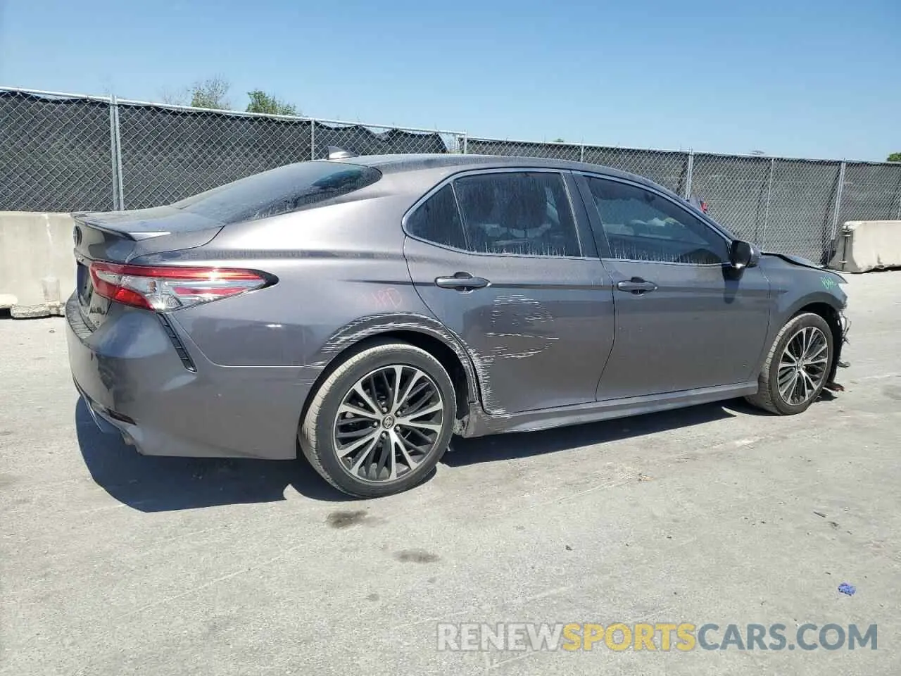 3 Фотография поврежденного автомобиля 4T1B11HK5KU679420 TOYOTA CAMRY 2019