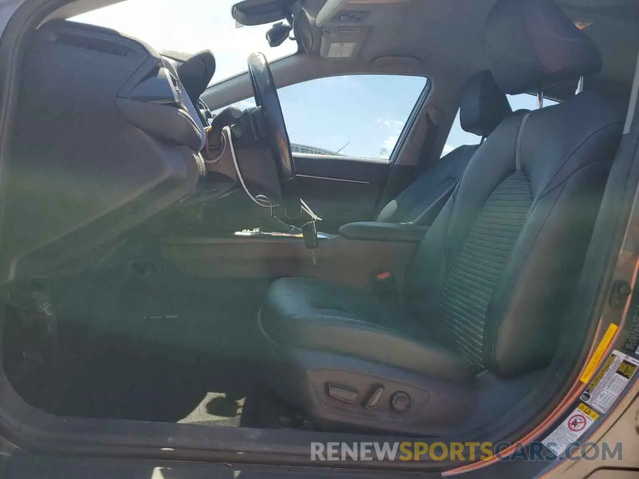 7 Фотография поврежденного автомобиля 4T1B11HK5KU679420 TOYOTA CAMRY 2019