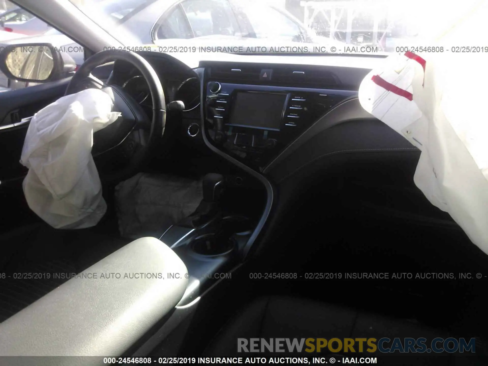 5 Photograph of a damaged car 4T1B11HK5KU681930 TOYOTA CAMRY 2019