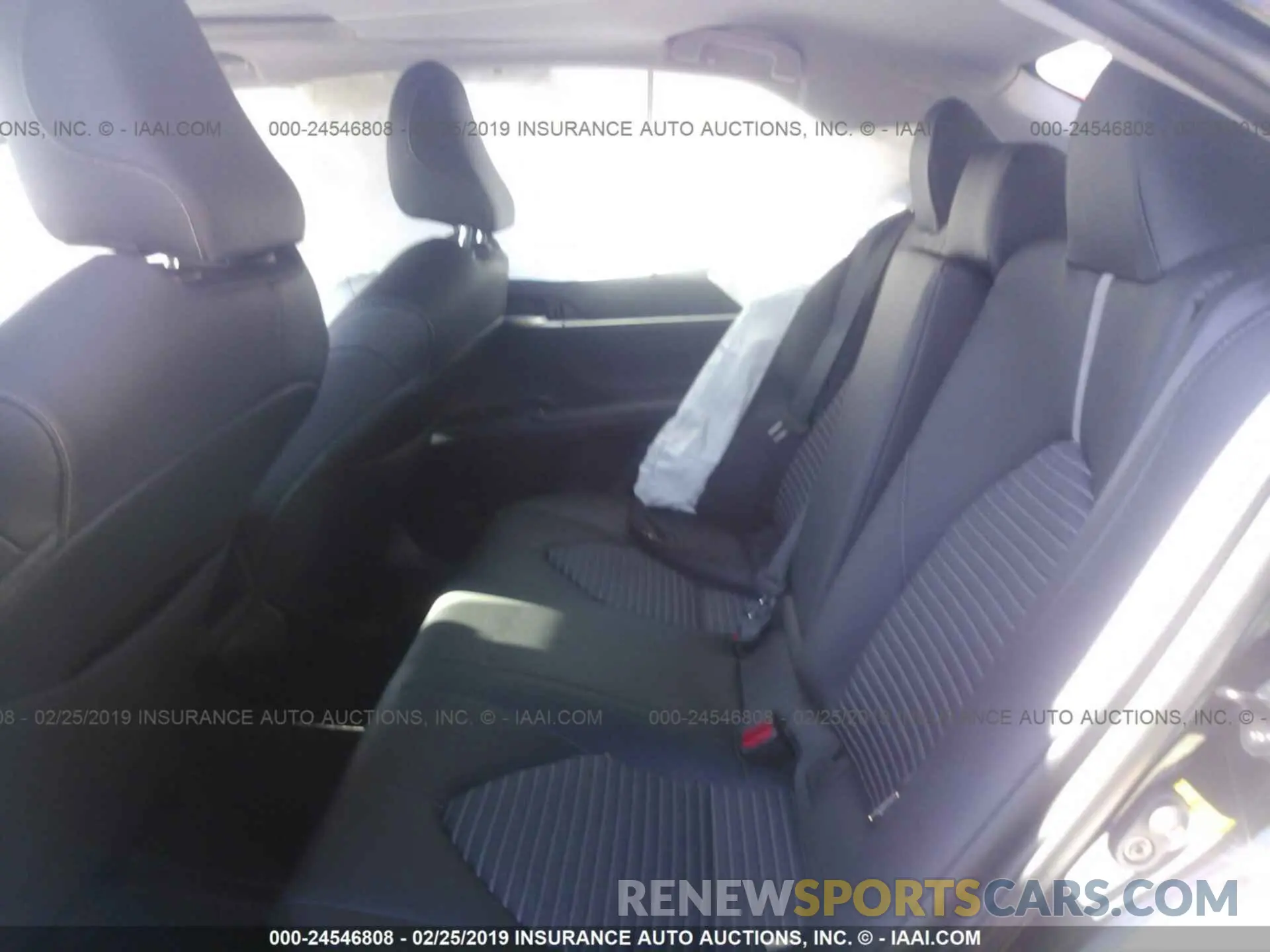 8 Photograph of a damaged car 4T1B11HK5KU681930 TOYOTA CAMRY 2019