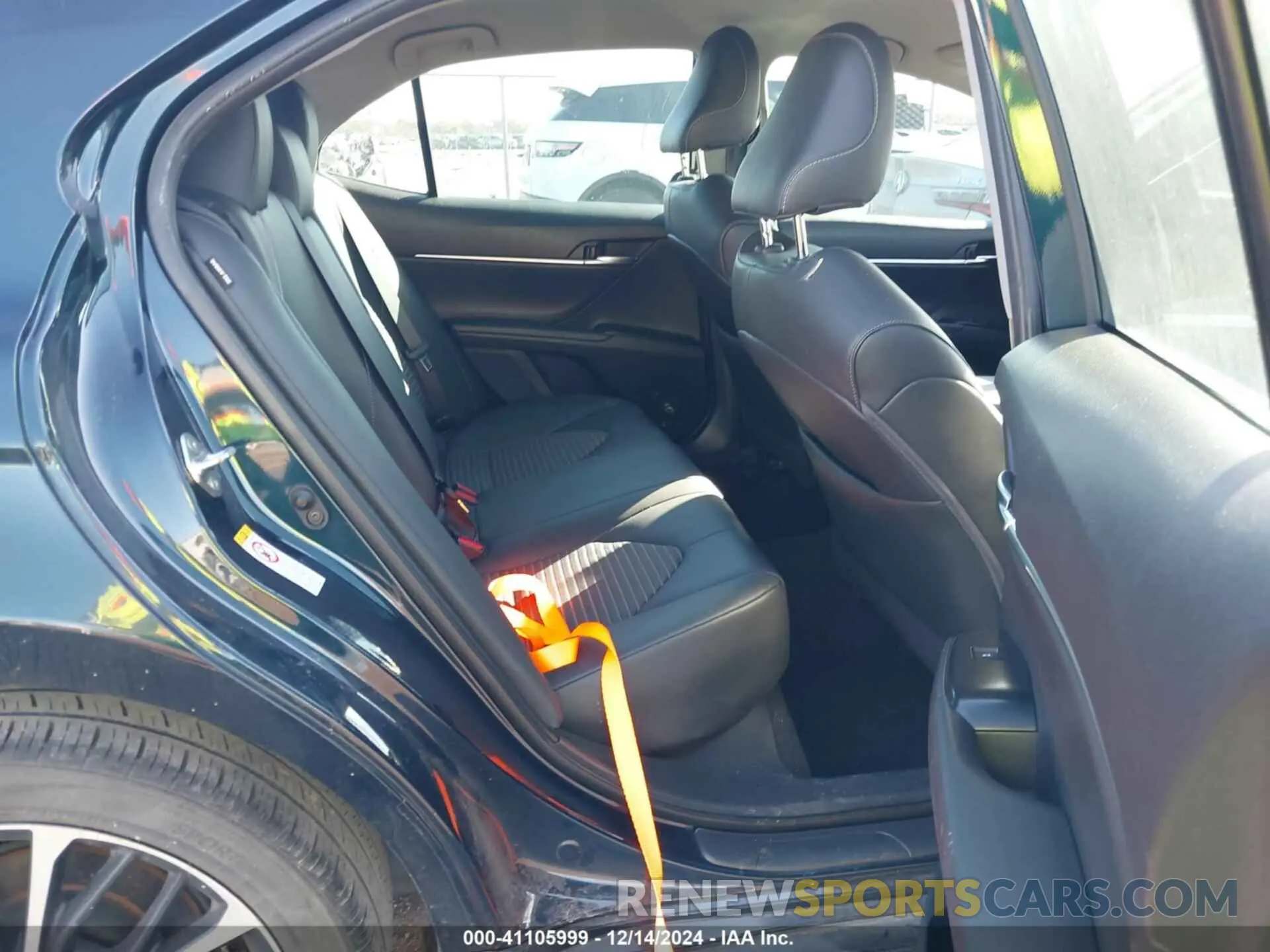 8 Фотография поврежденного автомобиля 4T1B11HK5KU683693 TOYOTA CAMRY 2019