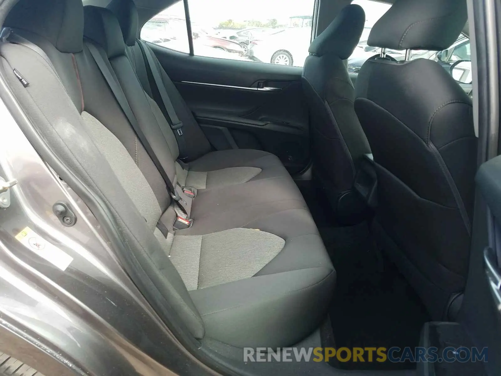6 Photograph of a damaged car 4T1B11HK5KU688425 TOYOTA CAMRY 2019