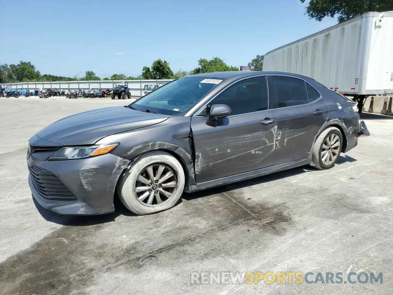 1 Фотография поврежденного автомобиля 4T1B11HK5KU688599 TOYOTA CAMRY 2019