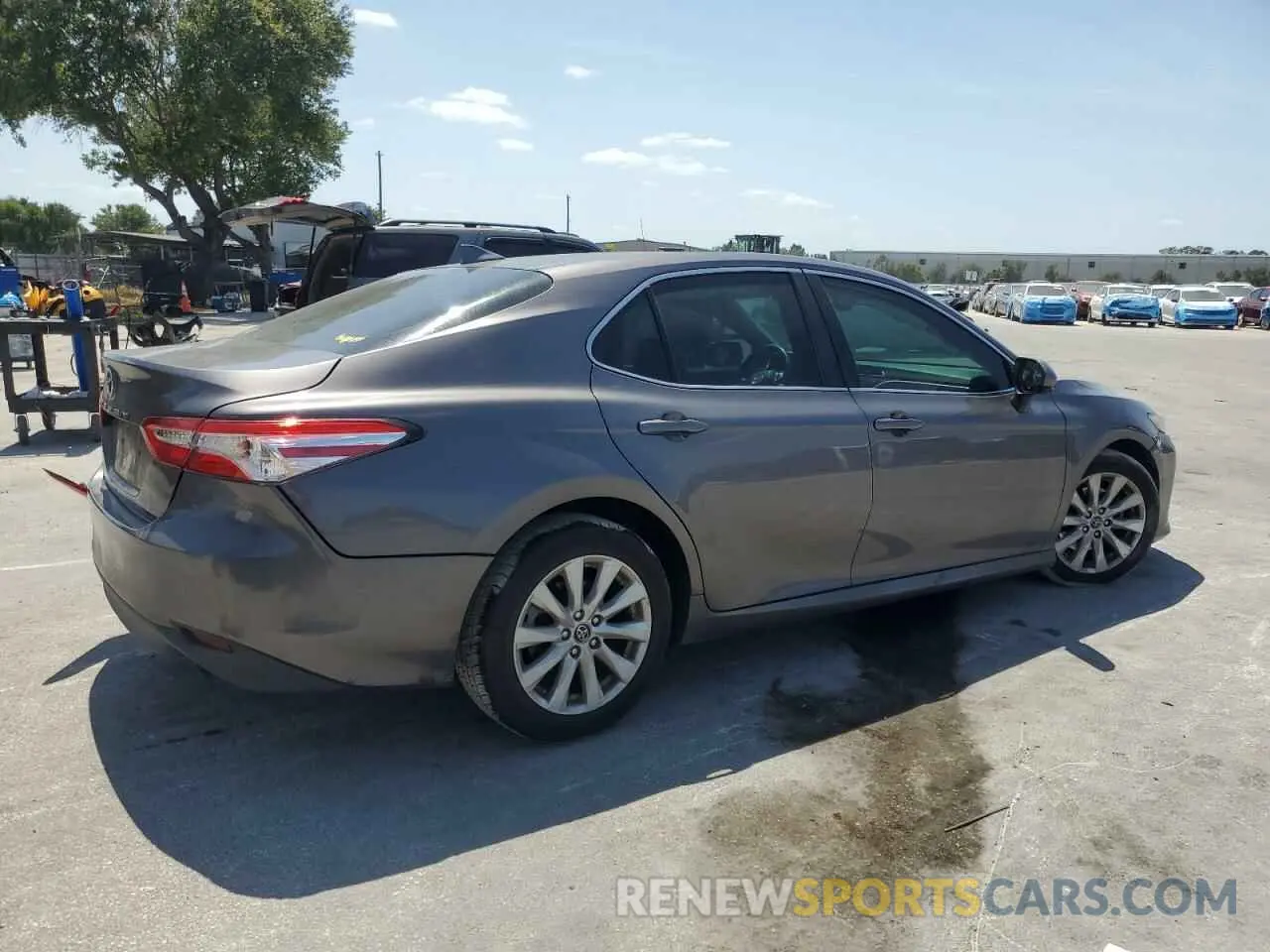 3 Фотография поврежденного автомобиля 4T1B11HK5KU688599 TOYOTA CAMRY 2019