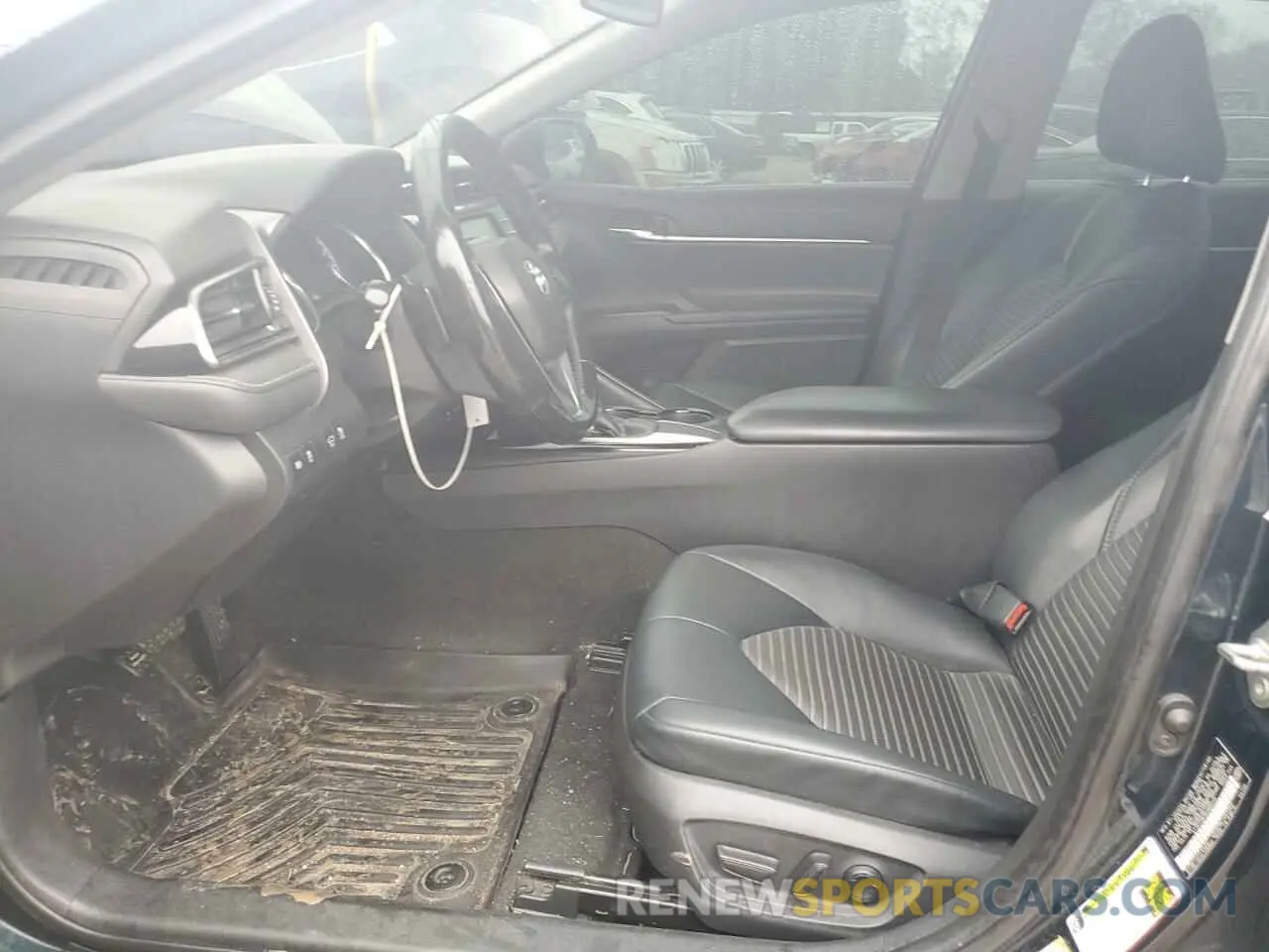 7 Photograph of a damaged car 4T1B11HK5KU690255 TOYOTA CAMRY 2019