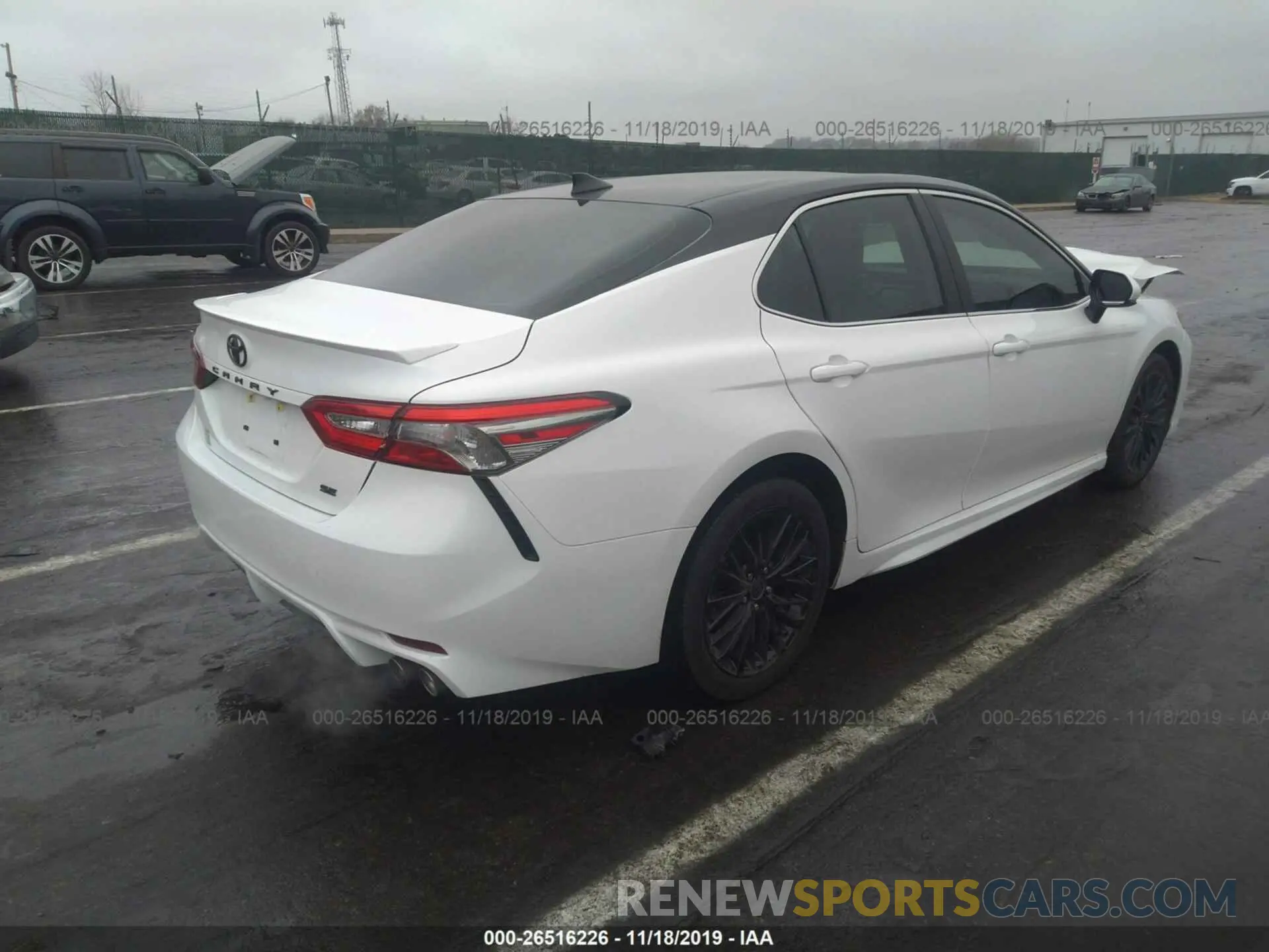 4 Photograph of a damaged car 4T1B11HK5KU698341 TOYOTA CAMRY 2019