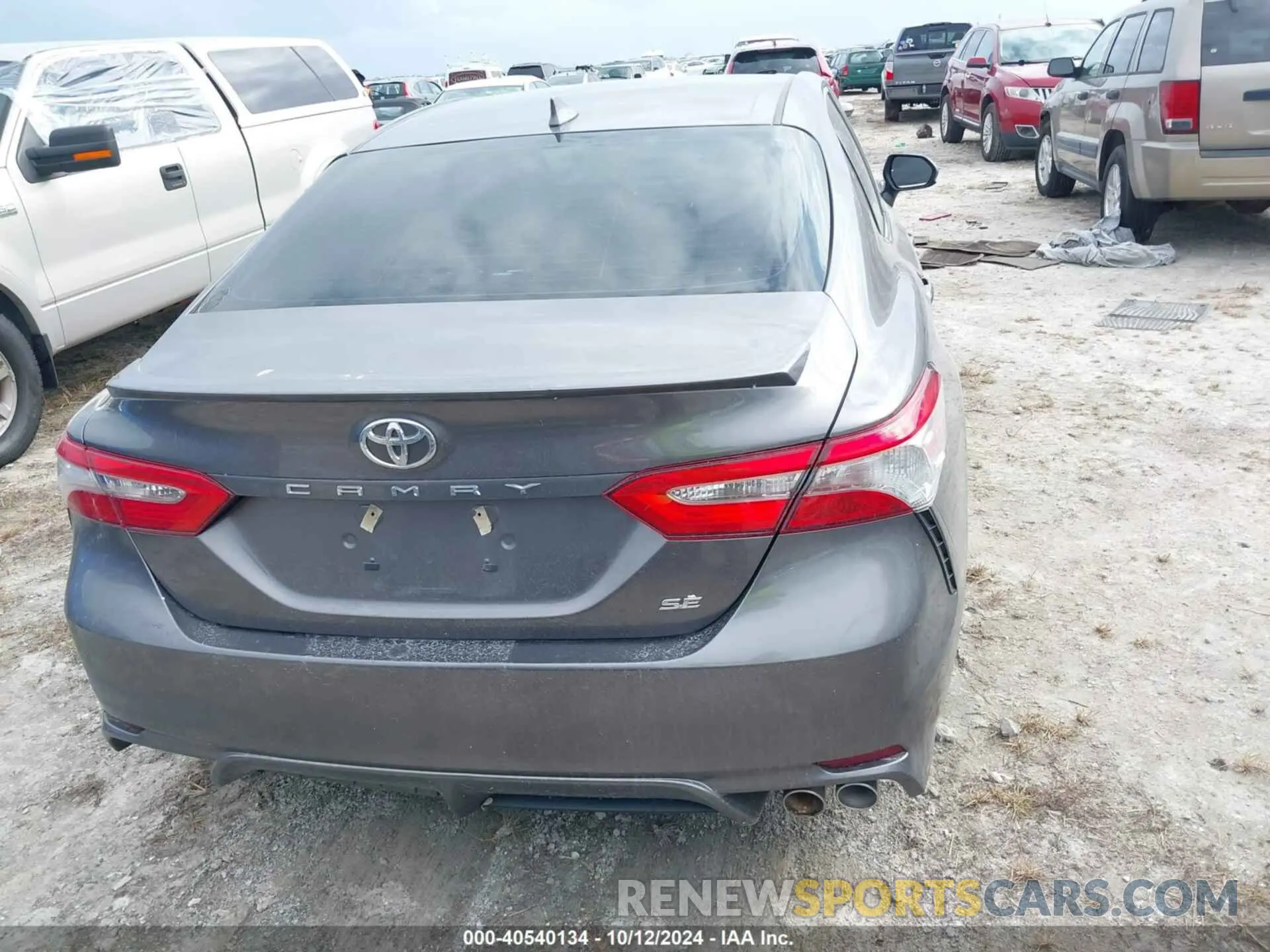 15 Photograph of a damaged car 4T1B11HK5KU700024 TOYOTA CAMRY 2019