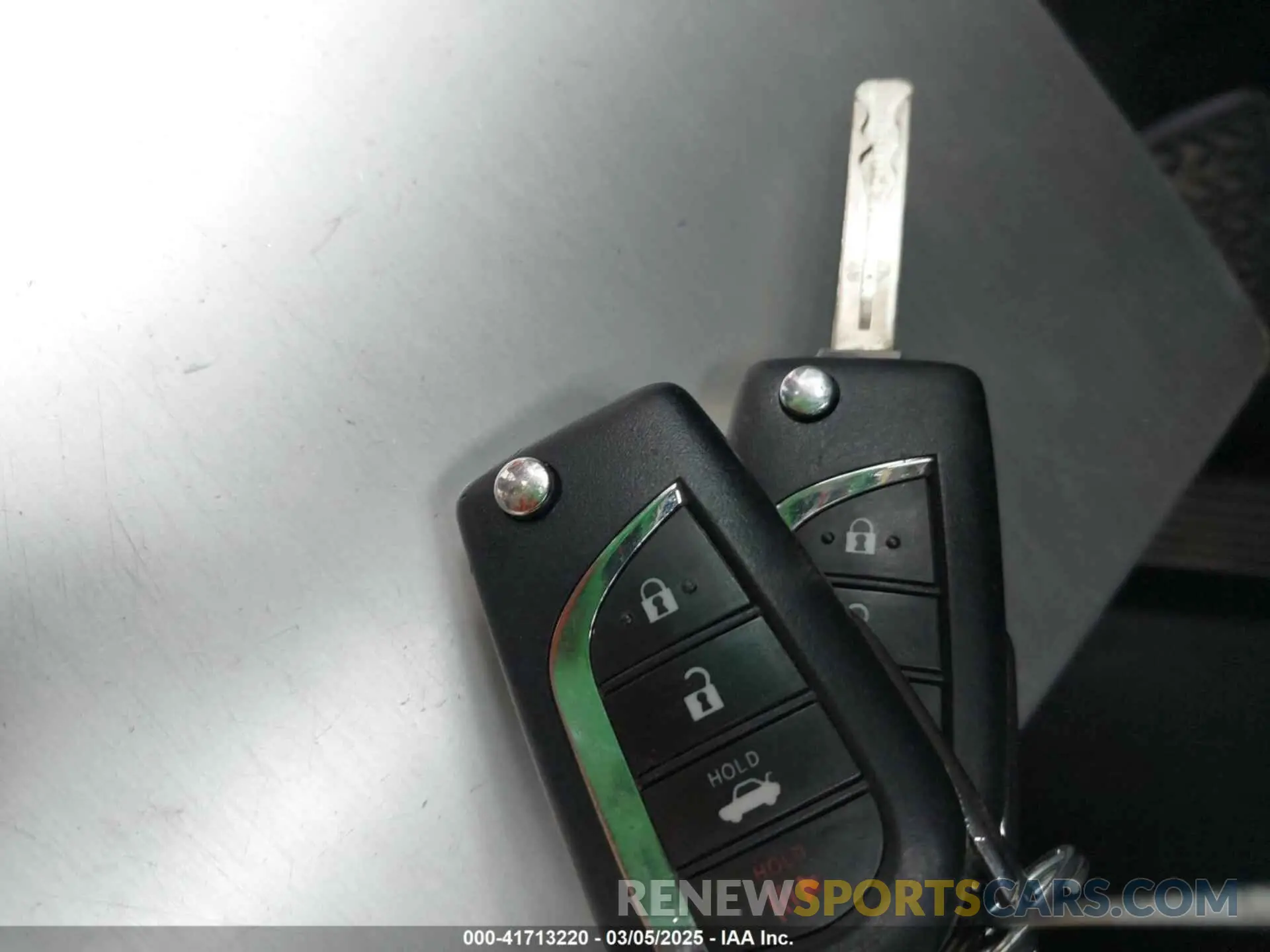 11 Photograph of a damaged car 4T1B11HK5KU703148 TOYOTA CAMRY 2019