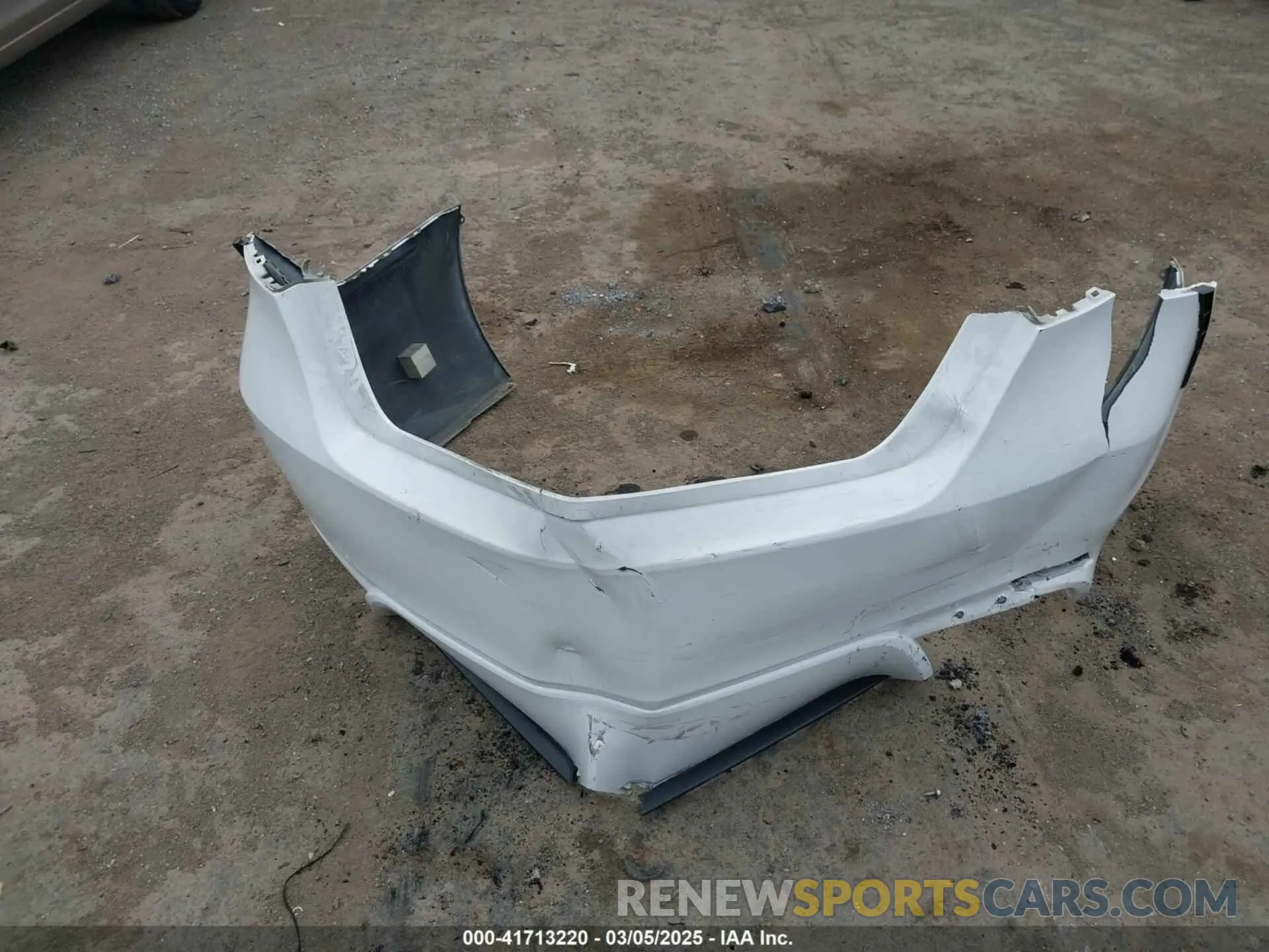 12 Photograph of a damaged car 4T1B11HK5KU703148 TOYOTA CAMRY 2019