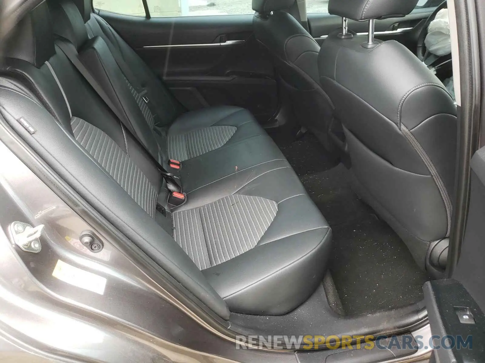 6 Photograph of a damaged car 4T1B11HK5KU706860 TOYOTA CAMRY 2019