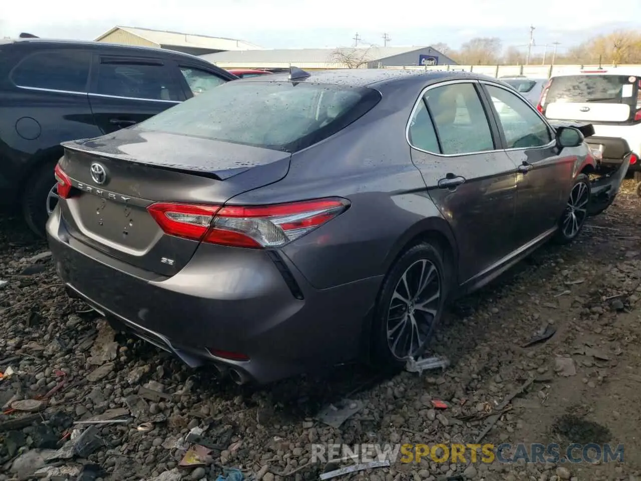 4 Photograph of a damaged car 4T1B11HK5KU726395 TOYOTA CAMRY 2019