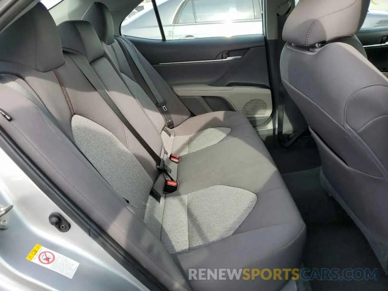6 Photograph of a damaged car 4T1B11HK5KU728261 TOYOTA CAMRY 2019