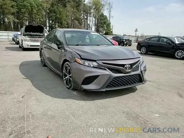 10 Photograph of a damaged car 4T1B11HK5KU729510 TOYOTA CAMRY 2019