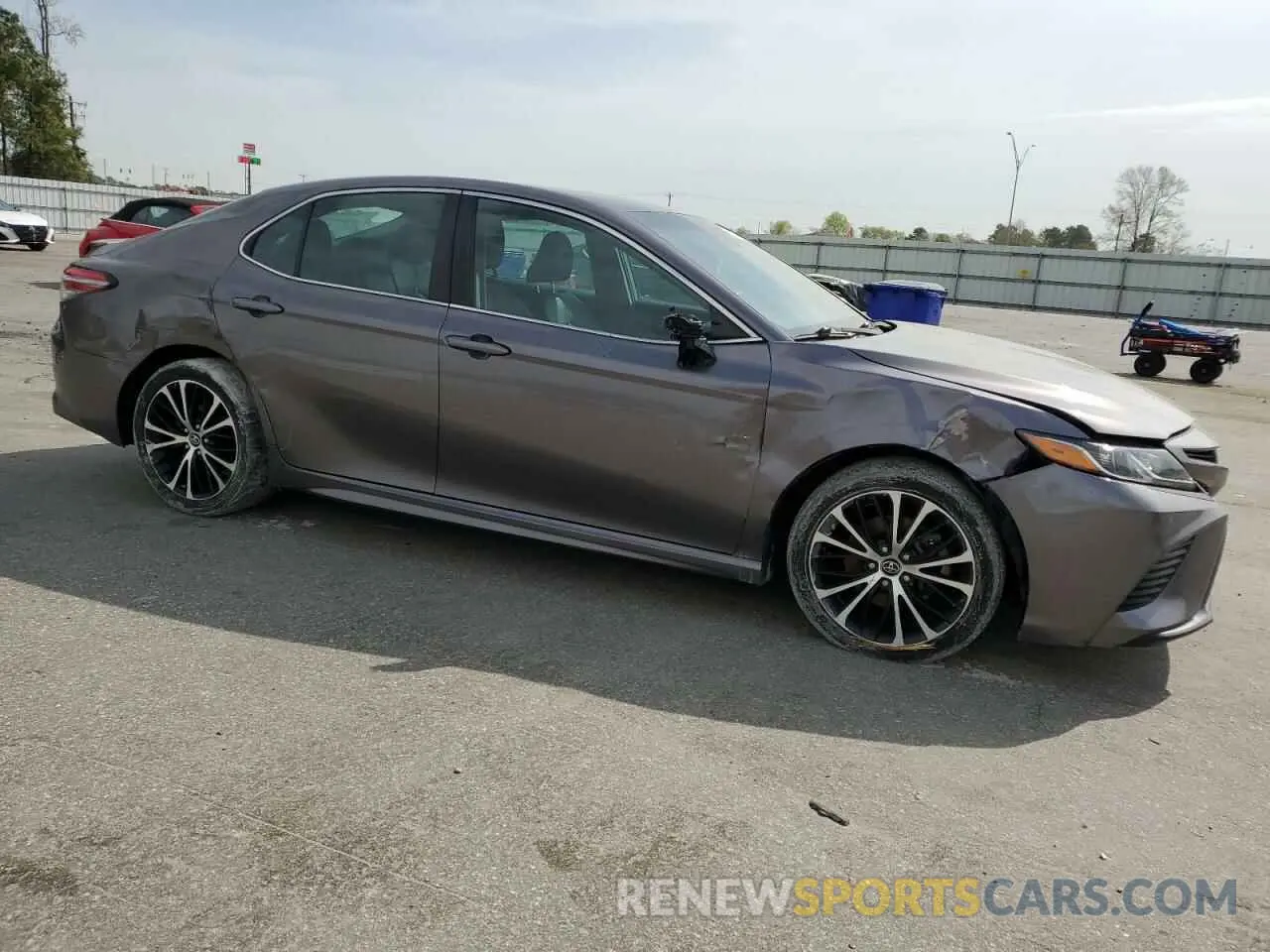 4 Photograph of a damaged car 4T1B11HK5KU729510 TOYOTA CAMRY 2019