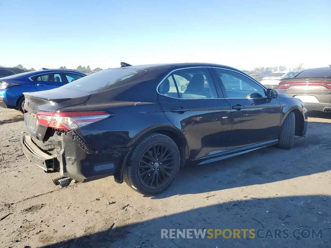 3 Фотография поврежденного автомобиля 4T1B11HK5KU737512 TOYOTA CAMRY 2019