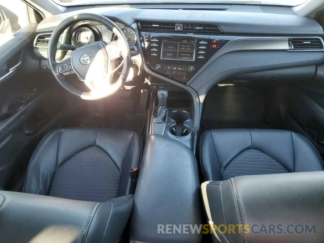8 Фотография поврежденного автомобиля 4T1B11HK5KU737512 TOYOTA CAMRY 2019