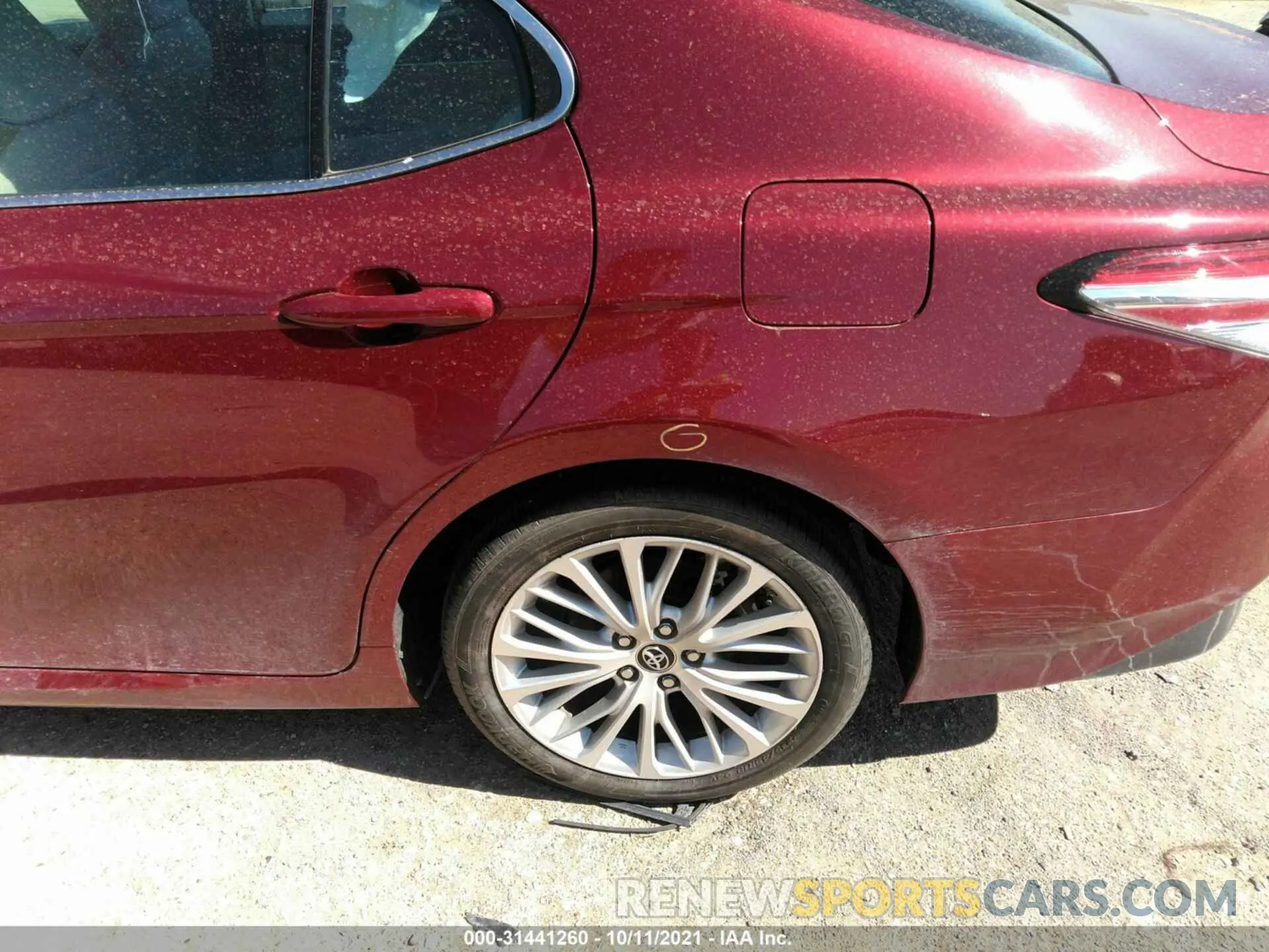 12 Photograph of a damaged car 4T1B11HK5KU738045 TOYOTA CAMRY 2019