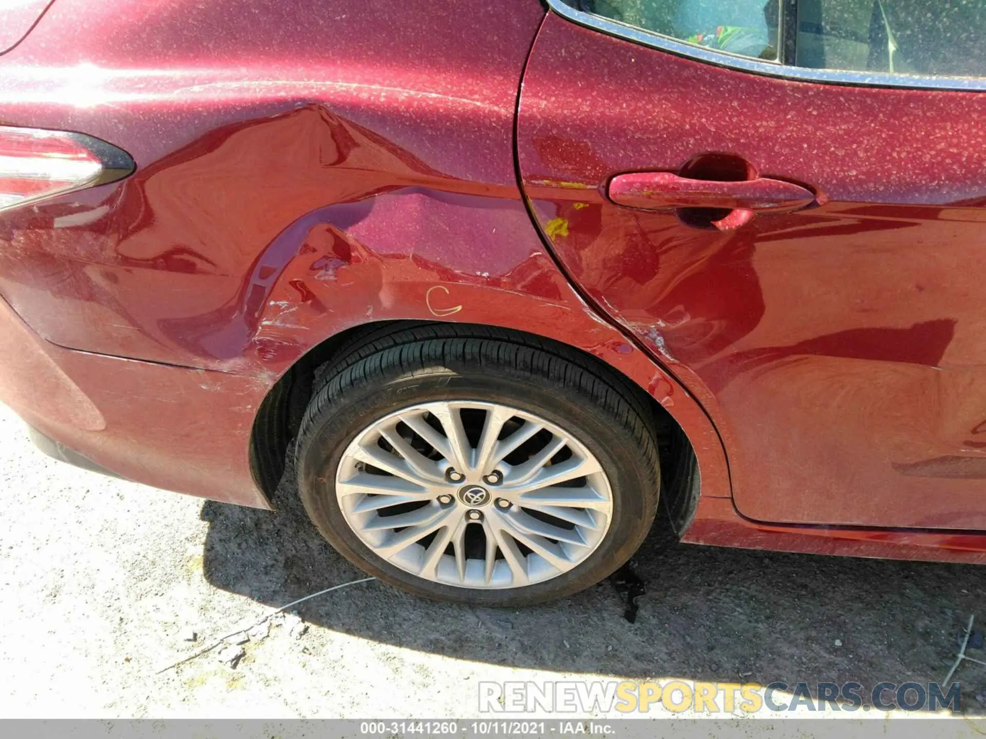 14 Photograph of a damaged car 4T1B11HK5KU738045 TOYOTA CAMRY 2019