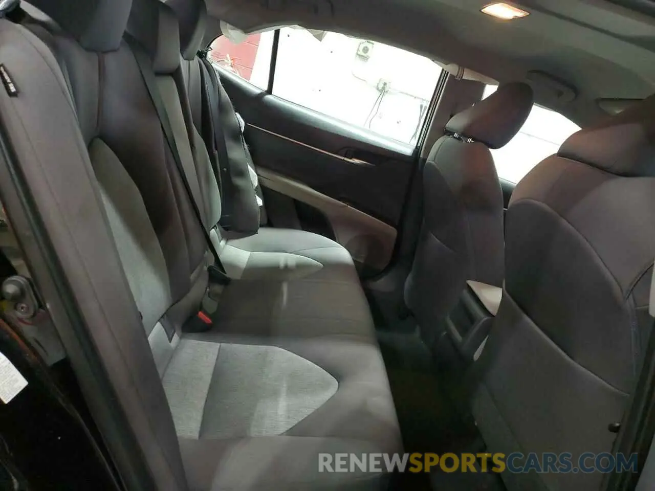 10 Фотография поврежденного автомобиля 4T1B11HK5KU740748 TOYOTA CAMRY 2019